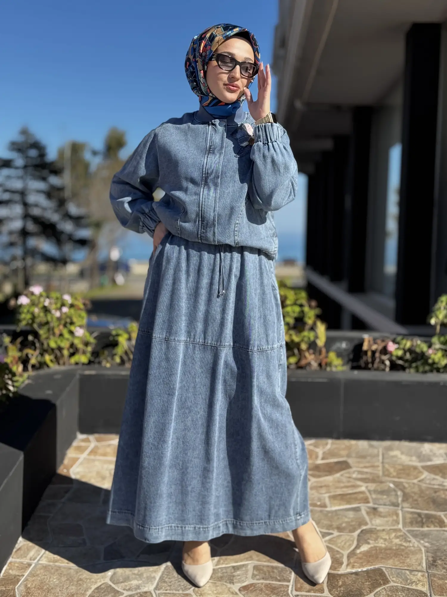 Kayra Yakası Boncuk İşlemeli Kot Ceket Etek Takım