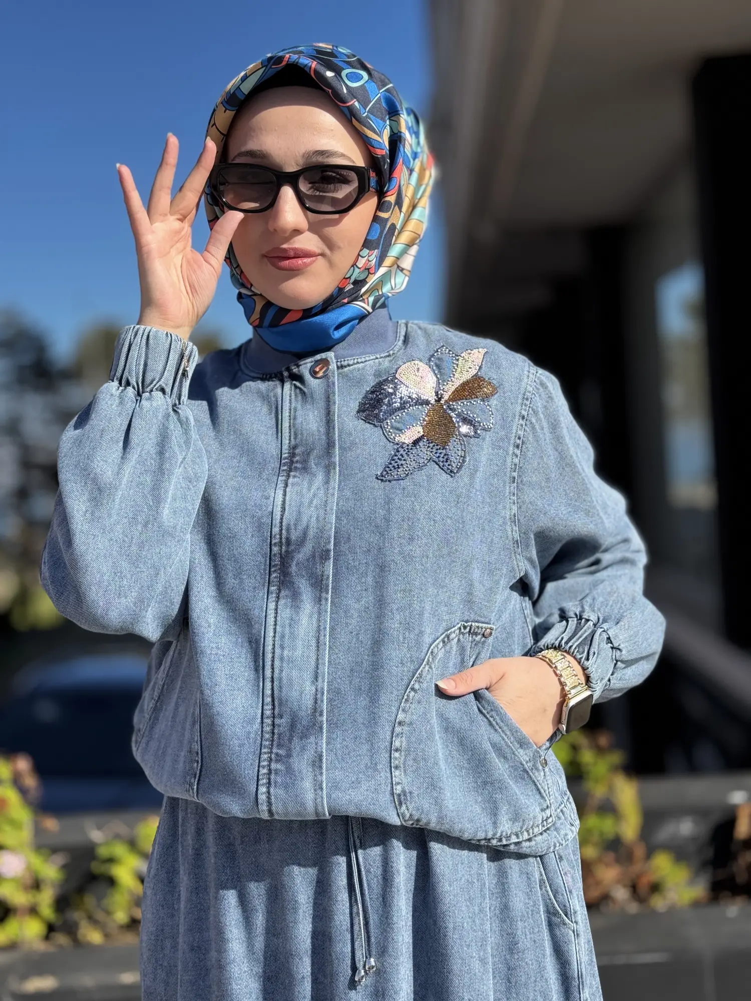 Kayra Yakası Boncuk İşlemeli Kot Ceket Etek Takım