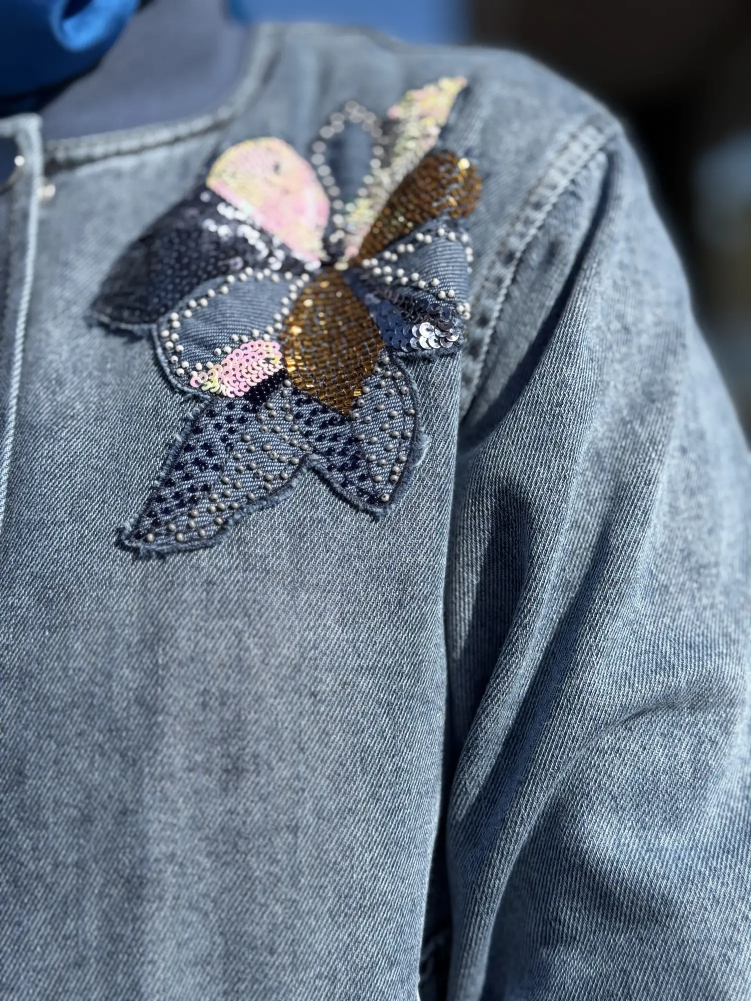 Kayra Yakası Boncuk İşlemeli Kot Ceket Etek Takım