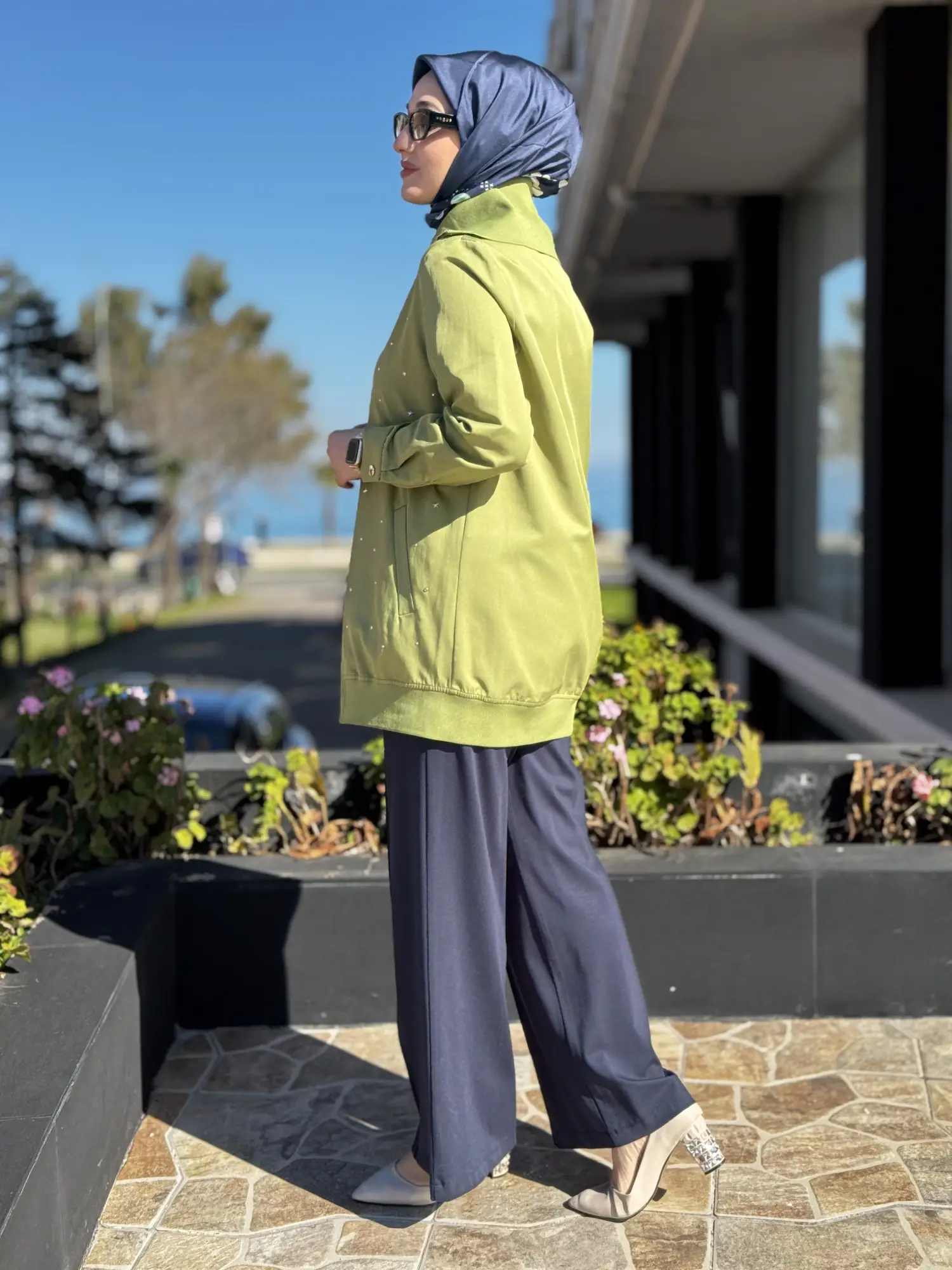 Kayra Kristal Taşlı Ribanalı Ceket