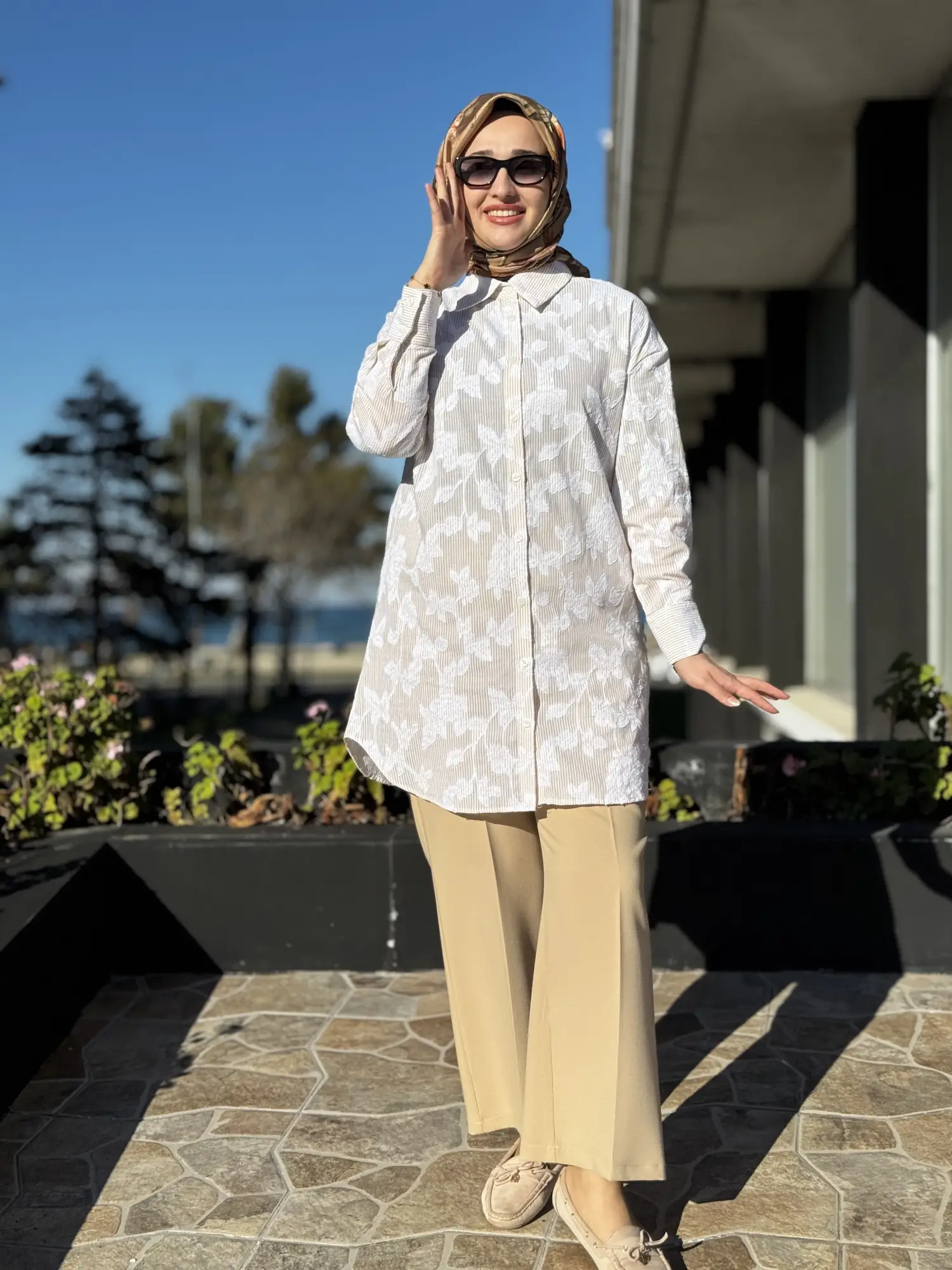 Kayra Kabartma Desenli Çizgili Gömlek