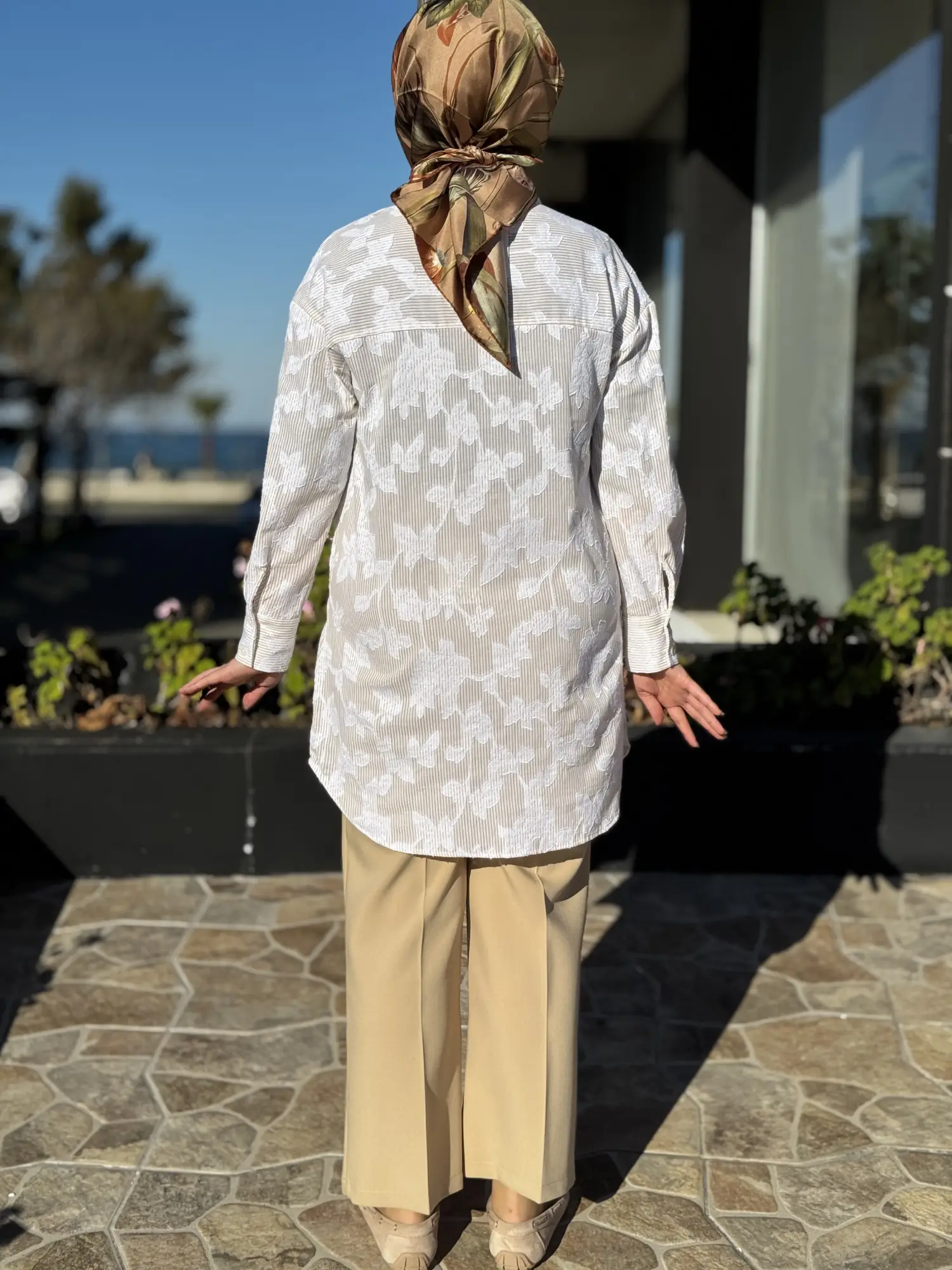 Kayra Kabartma Desenli Çizgili Gömlek