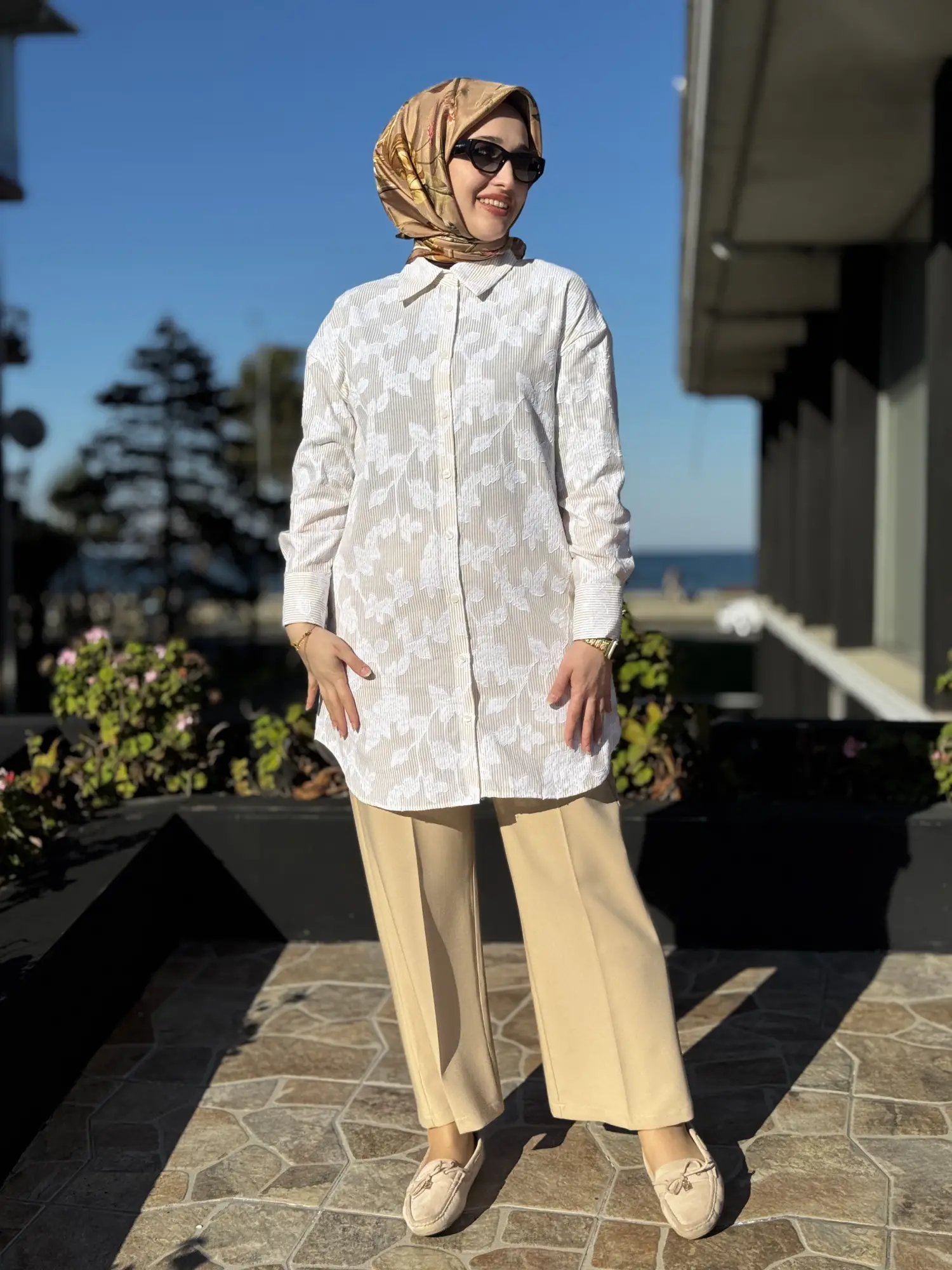 Kayra Kabartma Desenli Çizgili Gömlek