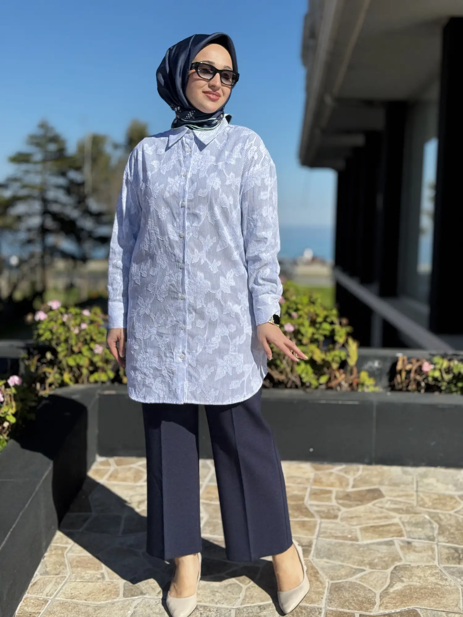 Kayra Kabartma Desenli Çizgili Gömlek