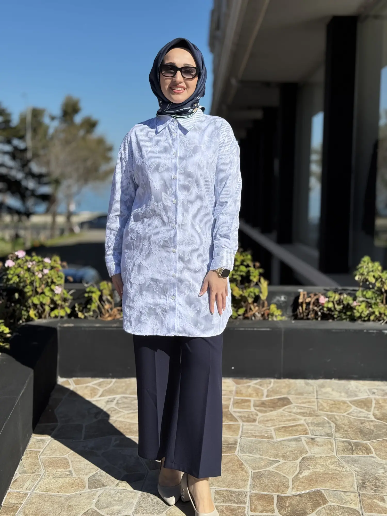 Kayra Kabartma Desenli Çizgili Gömlek