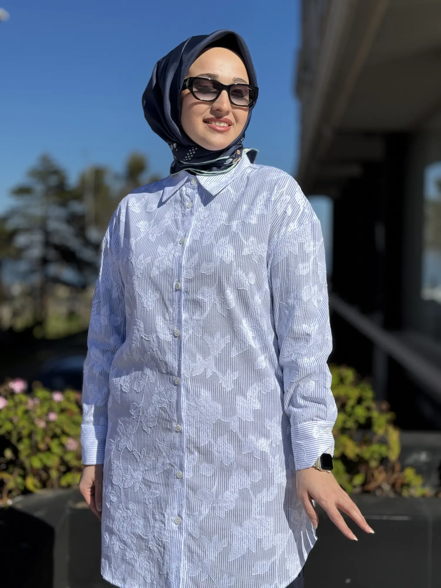 Kayra Kabartma Desenli Çizgili Gömlek