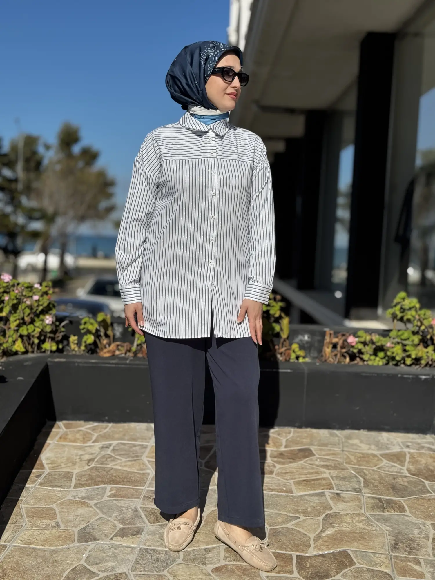 Kayra Kristal Taş Baskılı Çizgili Gömlek