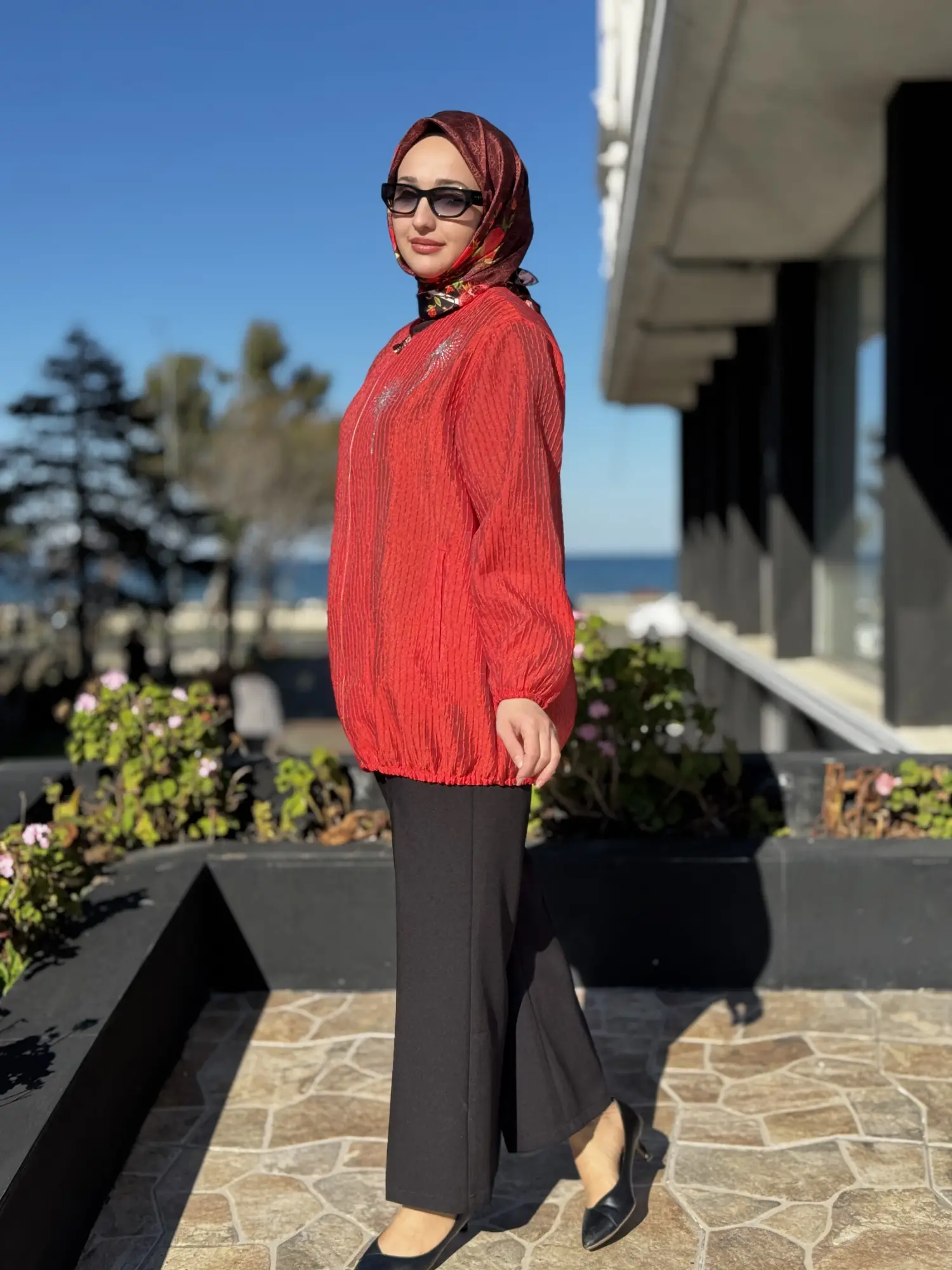 Kayra Yakası Taş Detaylı Tafta Bumber Ceket