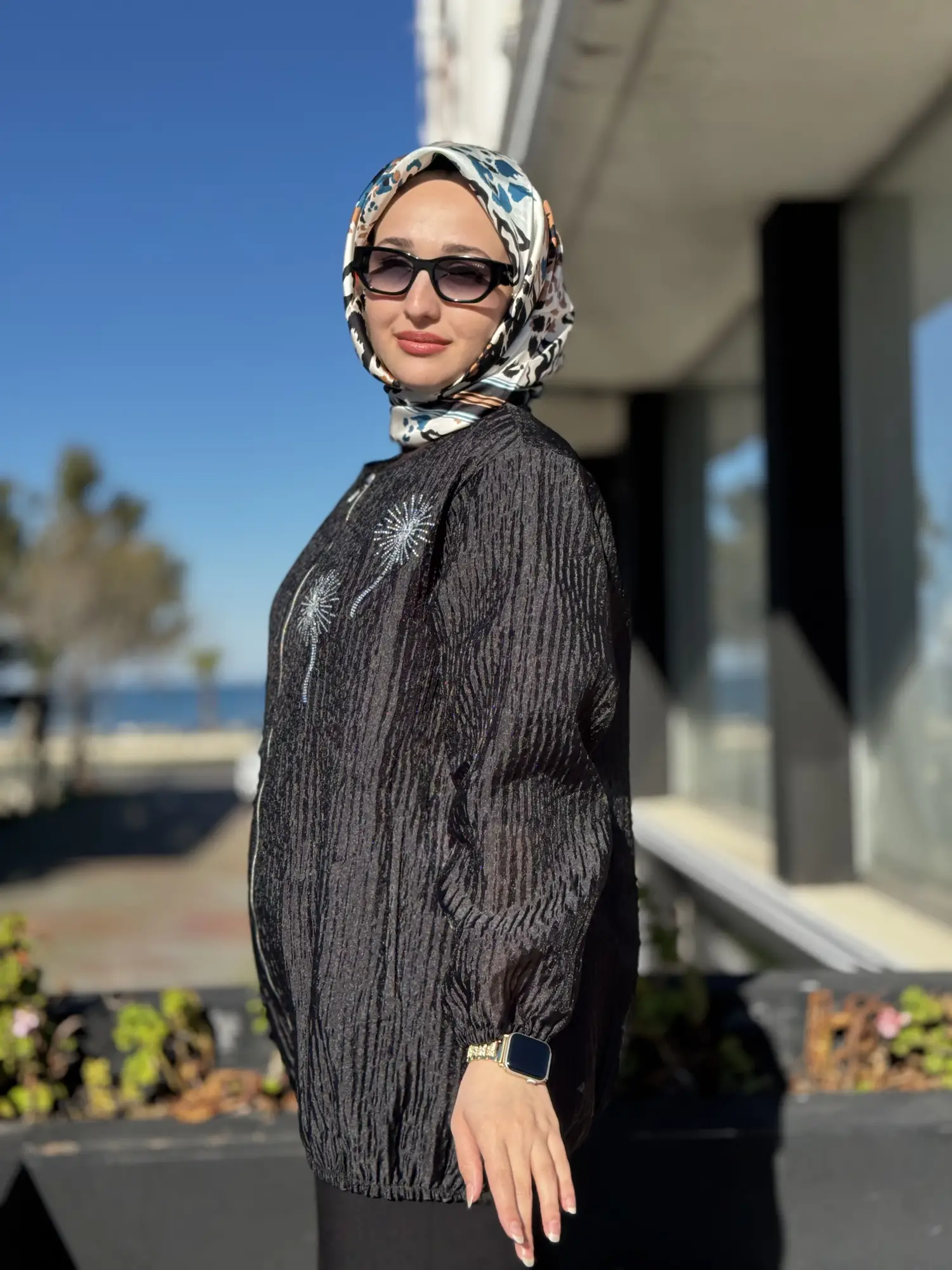 Kayra Yakası Taş Detaylı Tafta Bumber Ceket