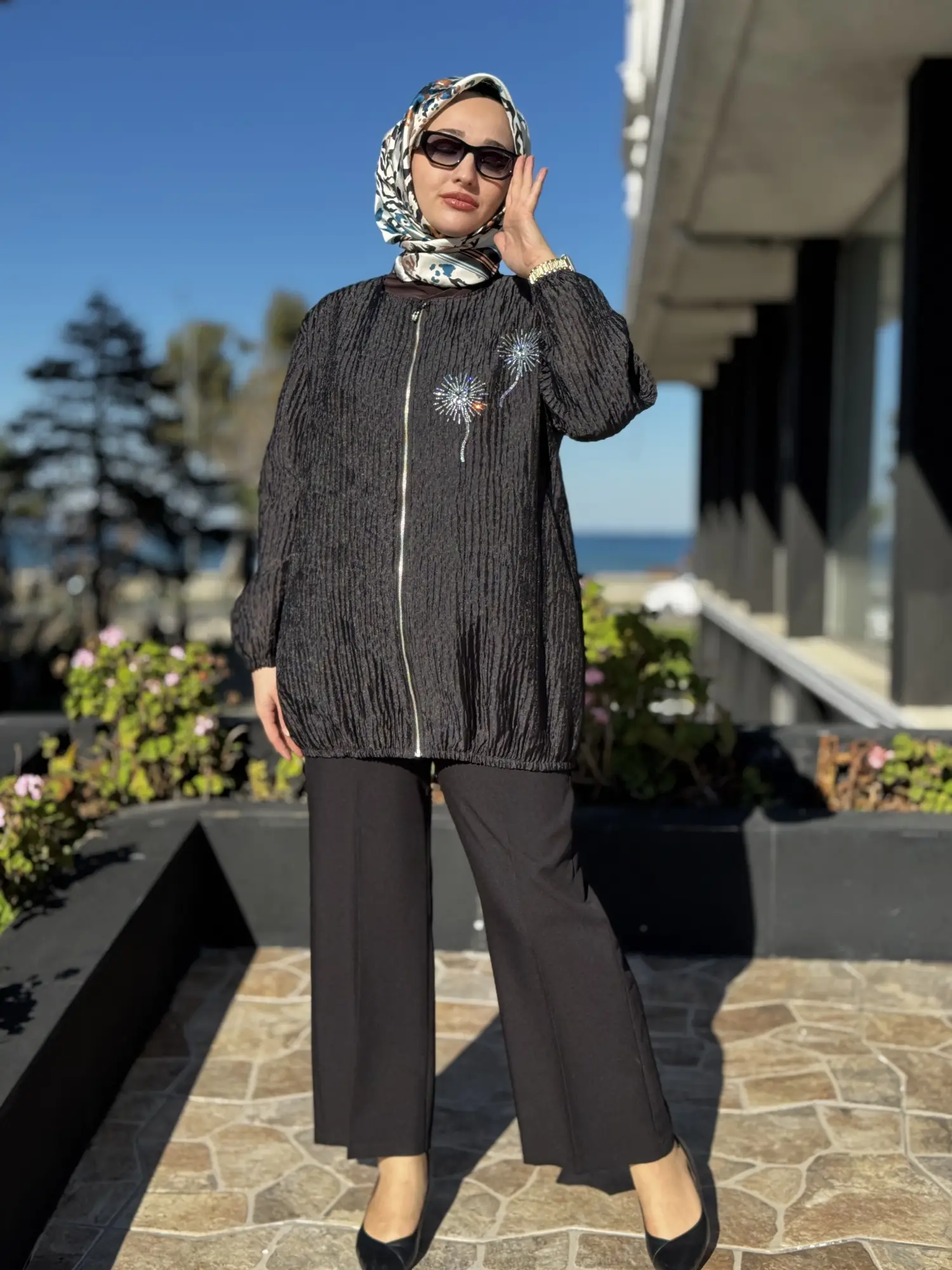 Kayra Yakası Taş Detaylı Tafta Bumber Ceket