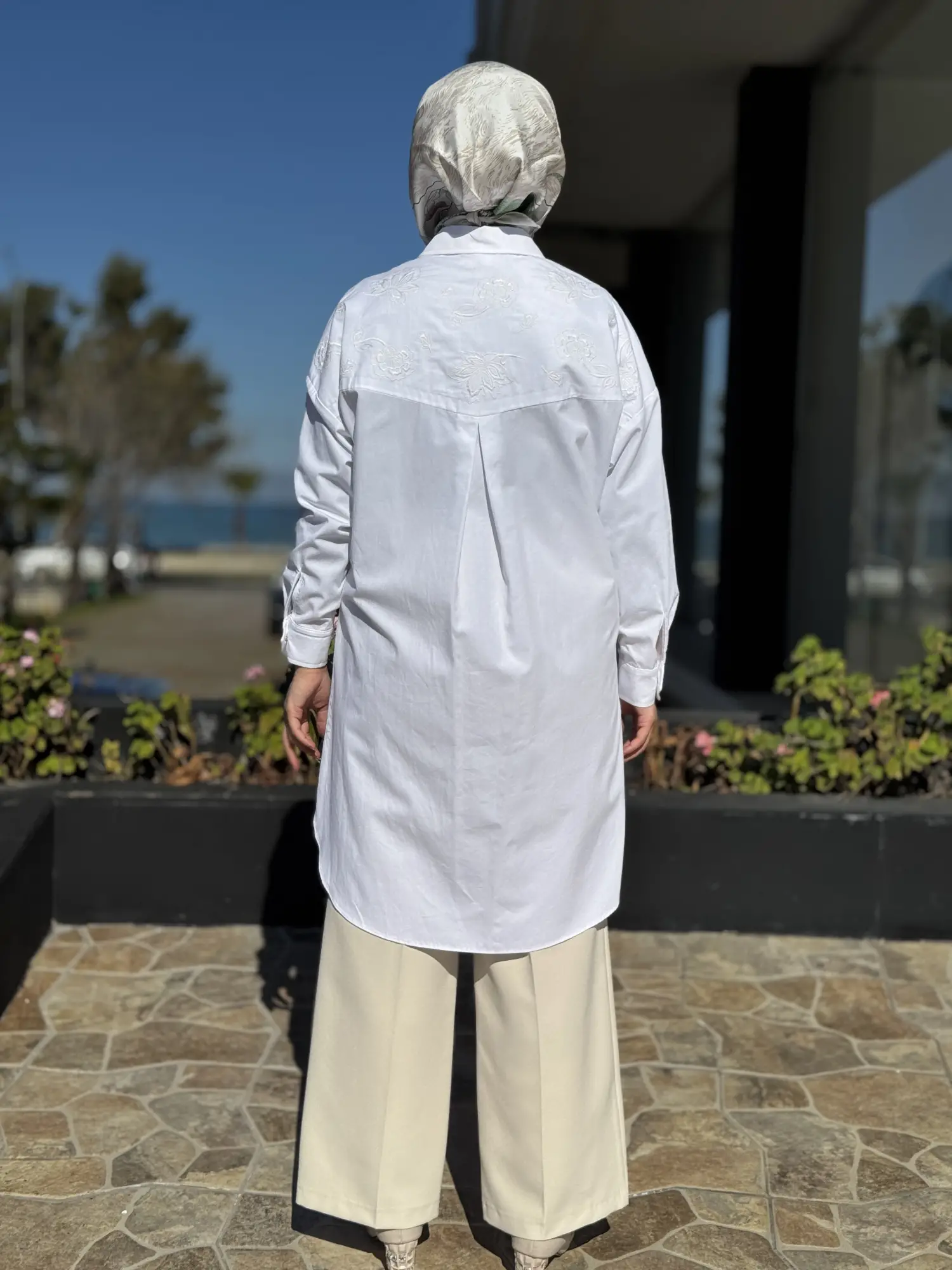 Kayra Nakış Detaylı Poplin Gömlek