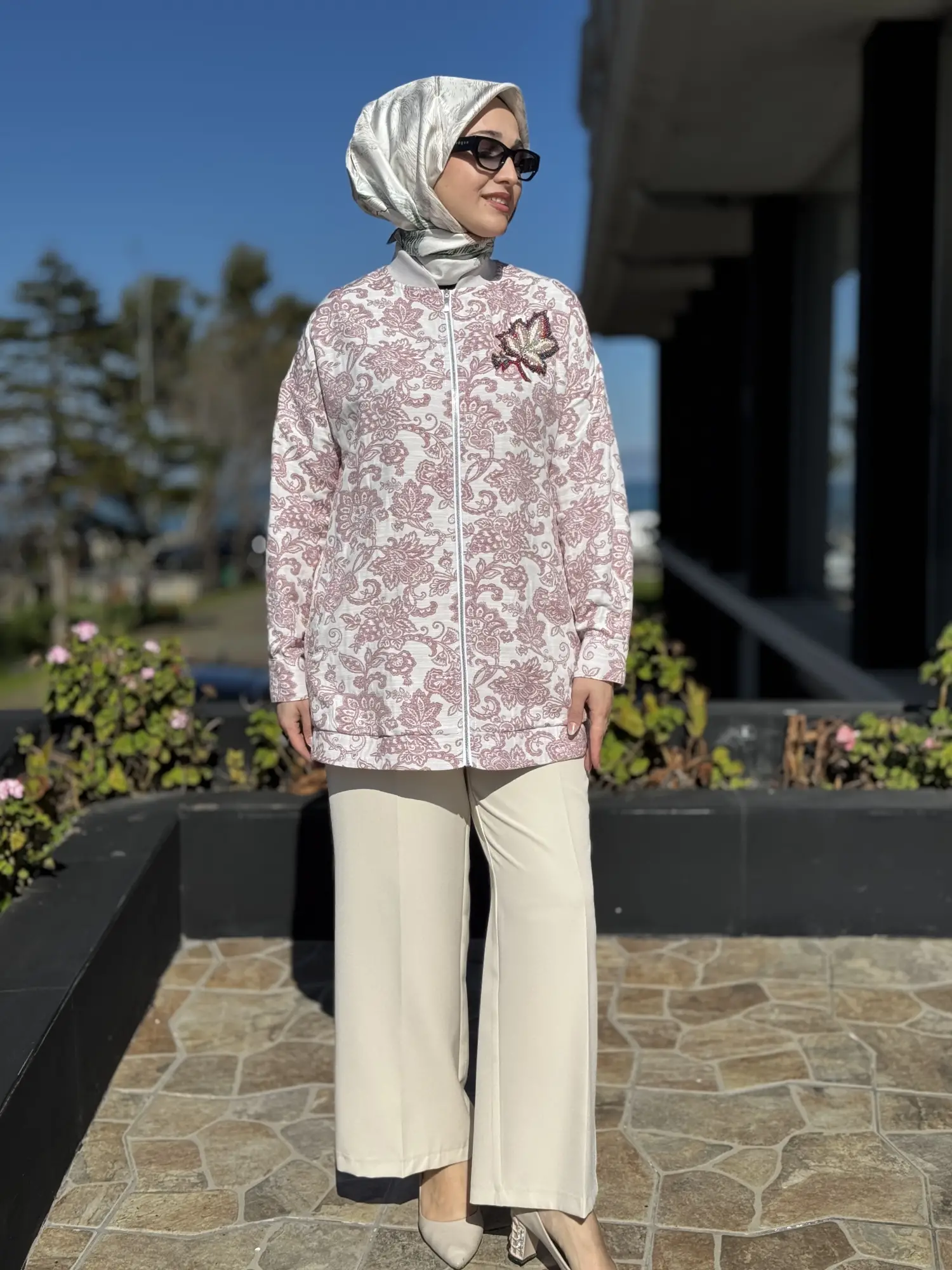 Kayra Yakası Boncuk İşlemeli Etnik Desenli Bumber Ceket