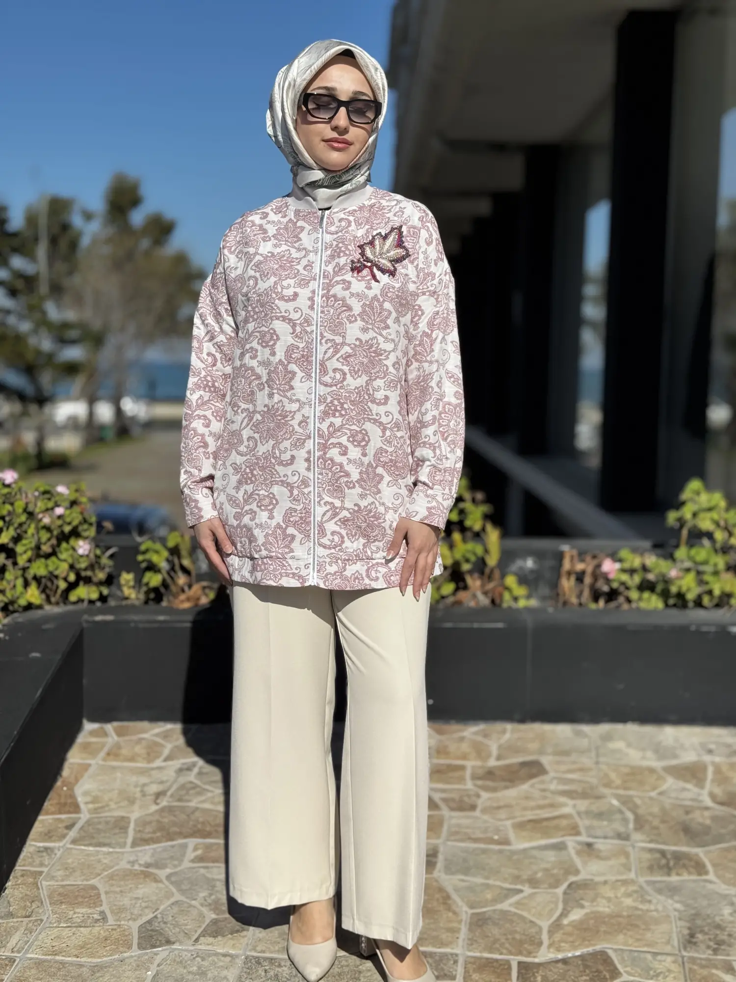 Kayra Yakası Boncuk İşlemeli Etnik Desenli Bumber Ceket