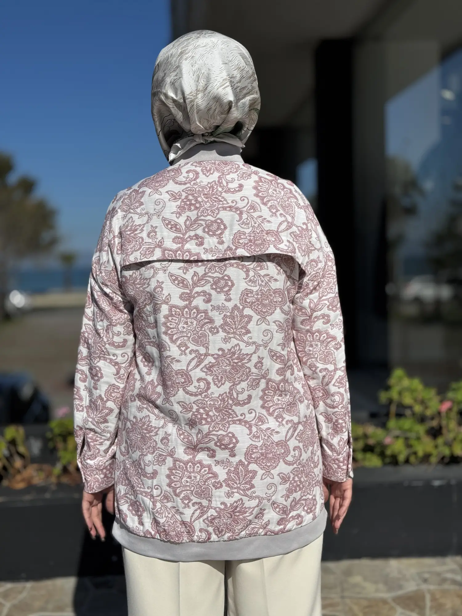 Kayra Yakası Boncuk İşlemeli Etnik Desenli Bumber Ceket