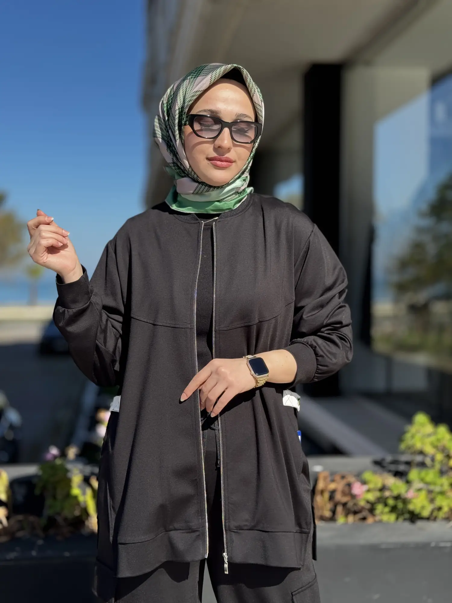 Kayra Yanları Açık Fermuarlı Spor Ceket