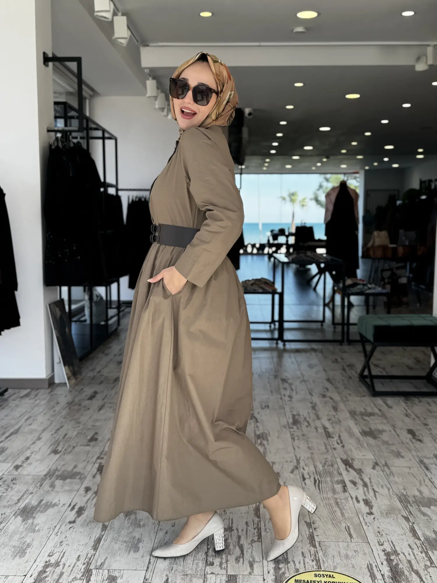 Almarwah Belden Dikişli Düğmeli Kemerli Elbise 303898