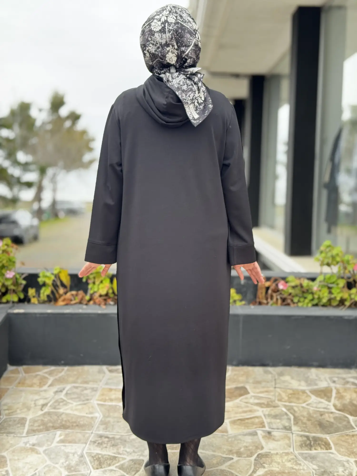 Kayra Kapüşonlu Etek Ucu ve Yakası Çıtçıtlı Penye Elbise