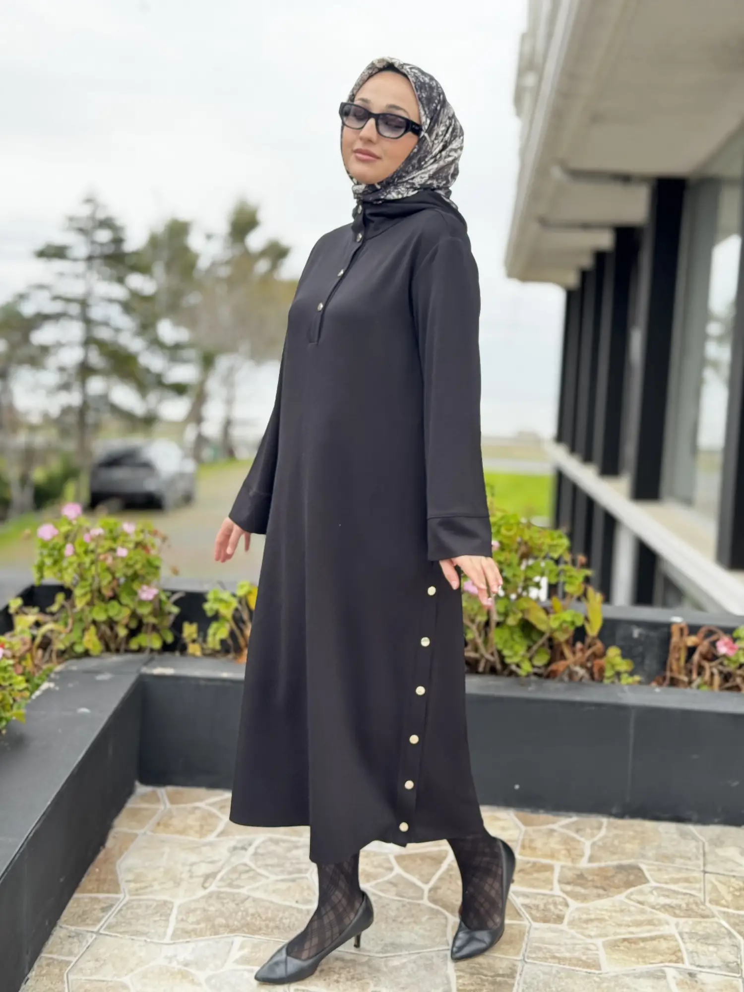 Kayra Kapüşonlu Etek Ucu ve Yakası Çıtçıtlı Penye Elbise