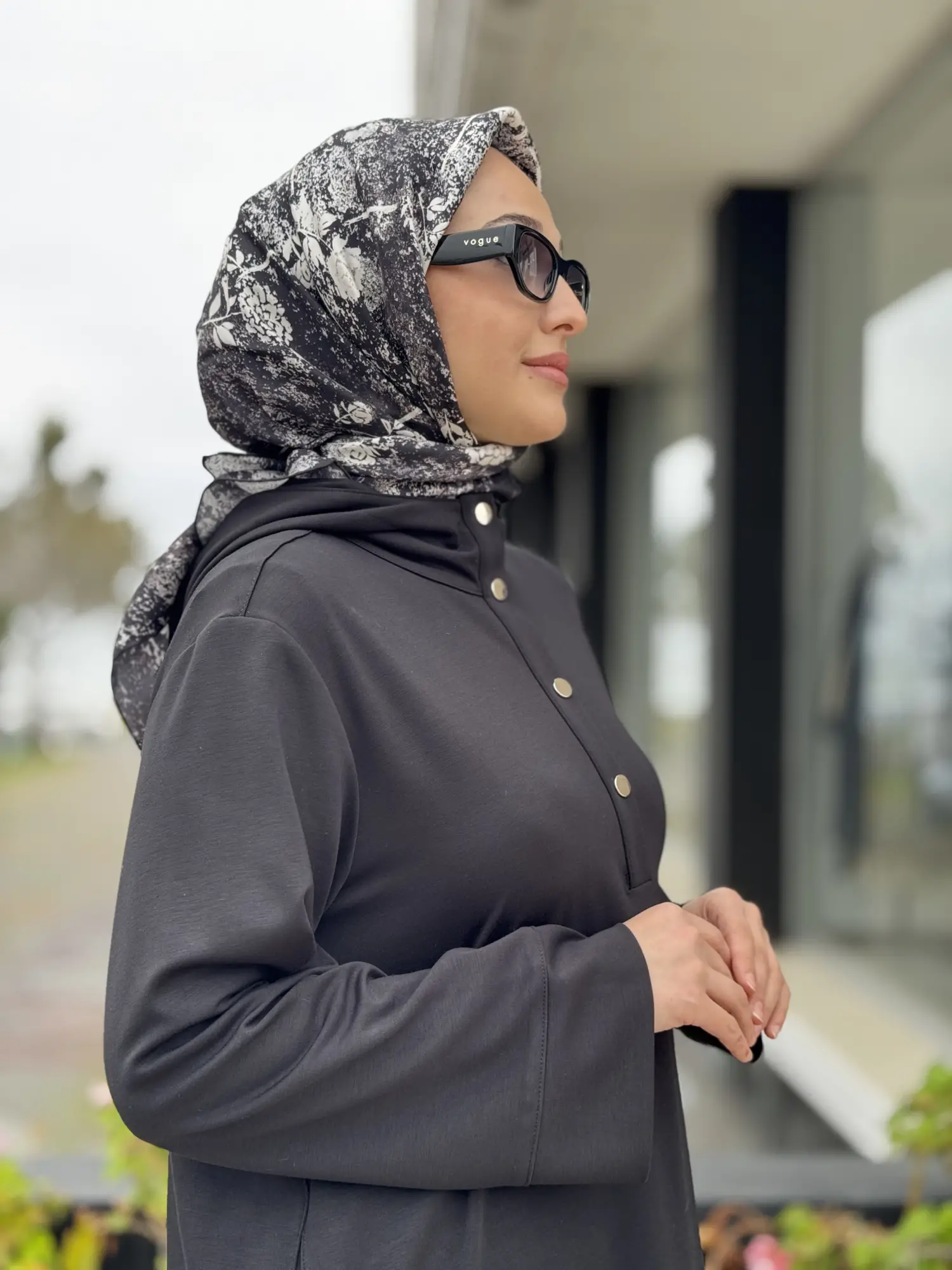 Kayra Kapüşonlu Etek Ucu ve Yakası Çıtçıtlı Penye Elbise