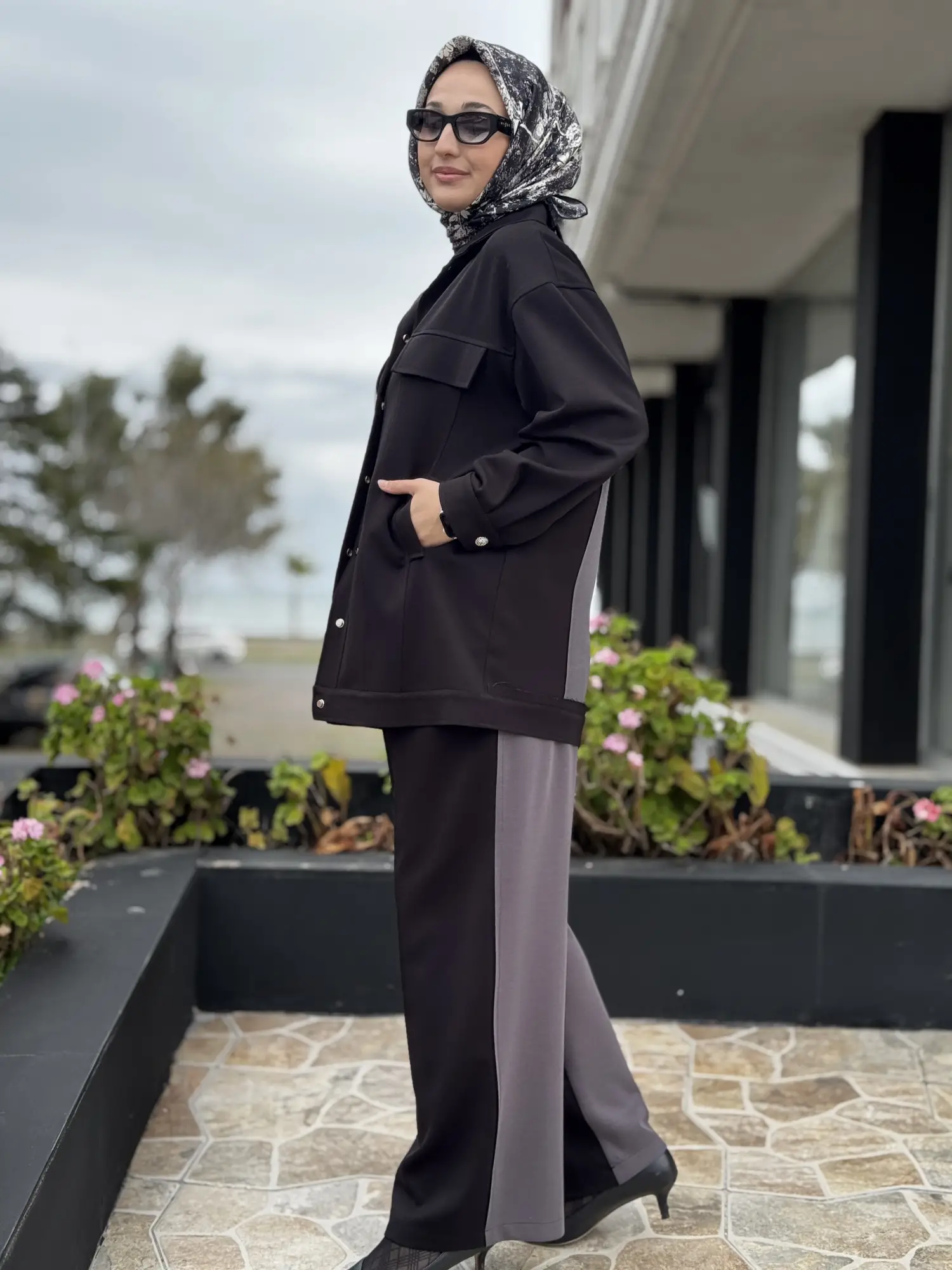 SİYAH G9159 Kristal Fiyonklu Kontrast Parça Detaylı Kap Pantolon Takım