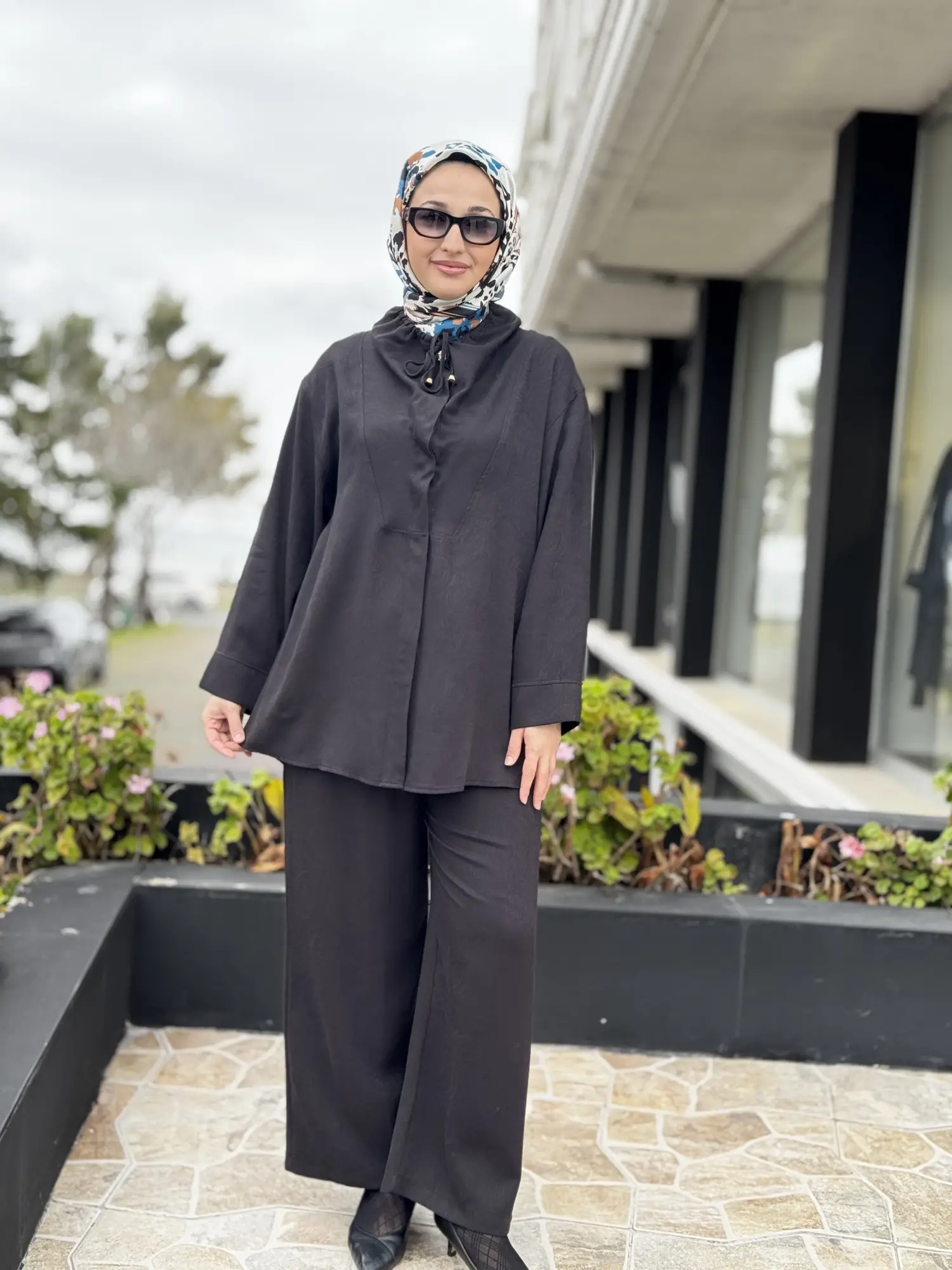 SİYAH G9183 Kendinden Desenli Yaka Büzdürmeli Kap Pantolon Takım