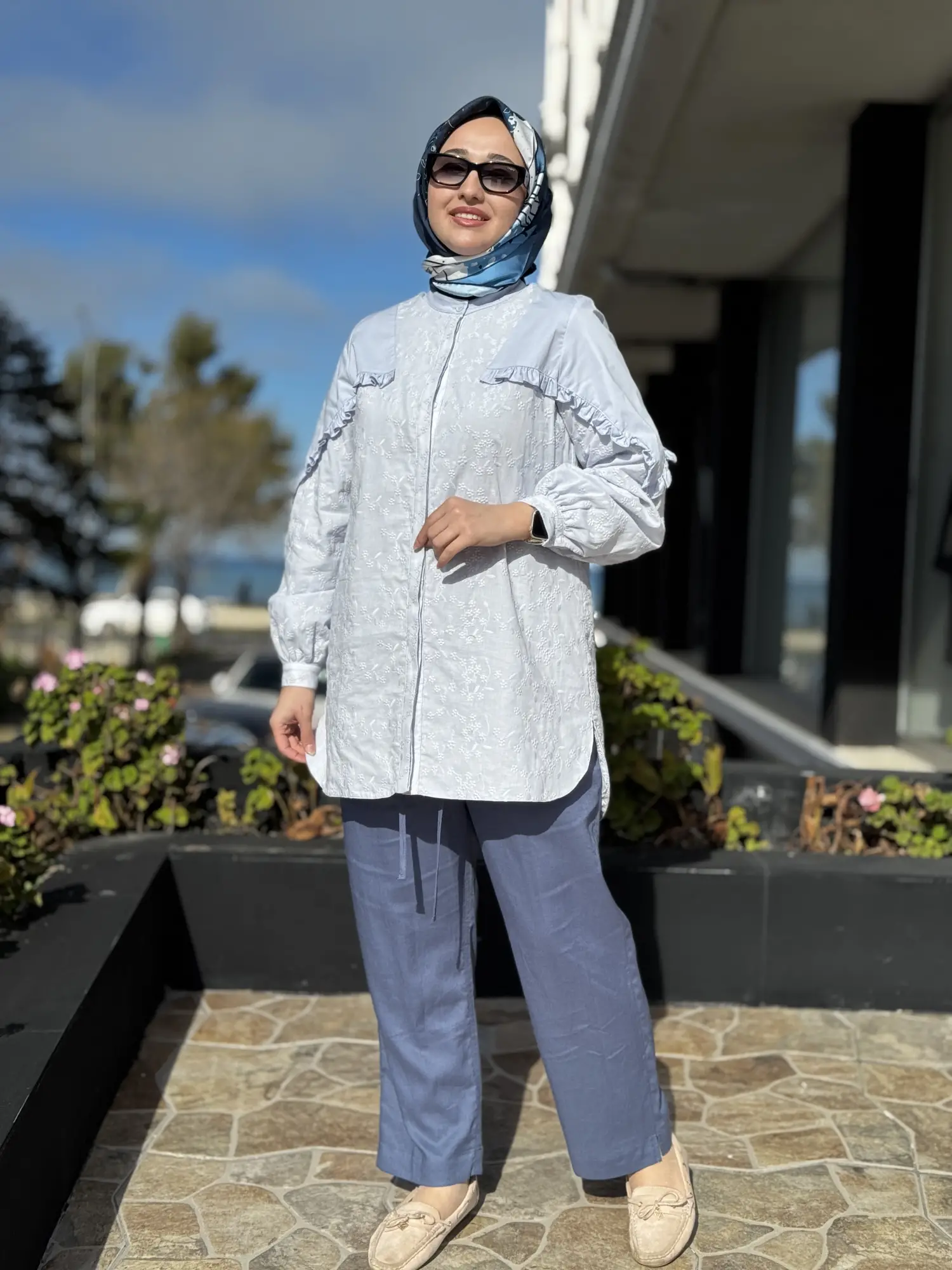 Kayra Nakışlı Kolları Fırfırlı Patlı Gömlek KA81053