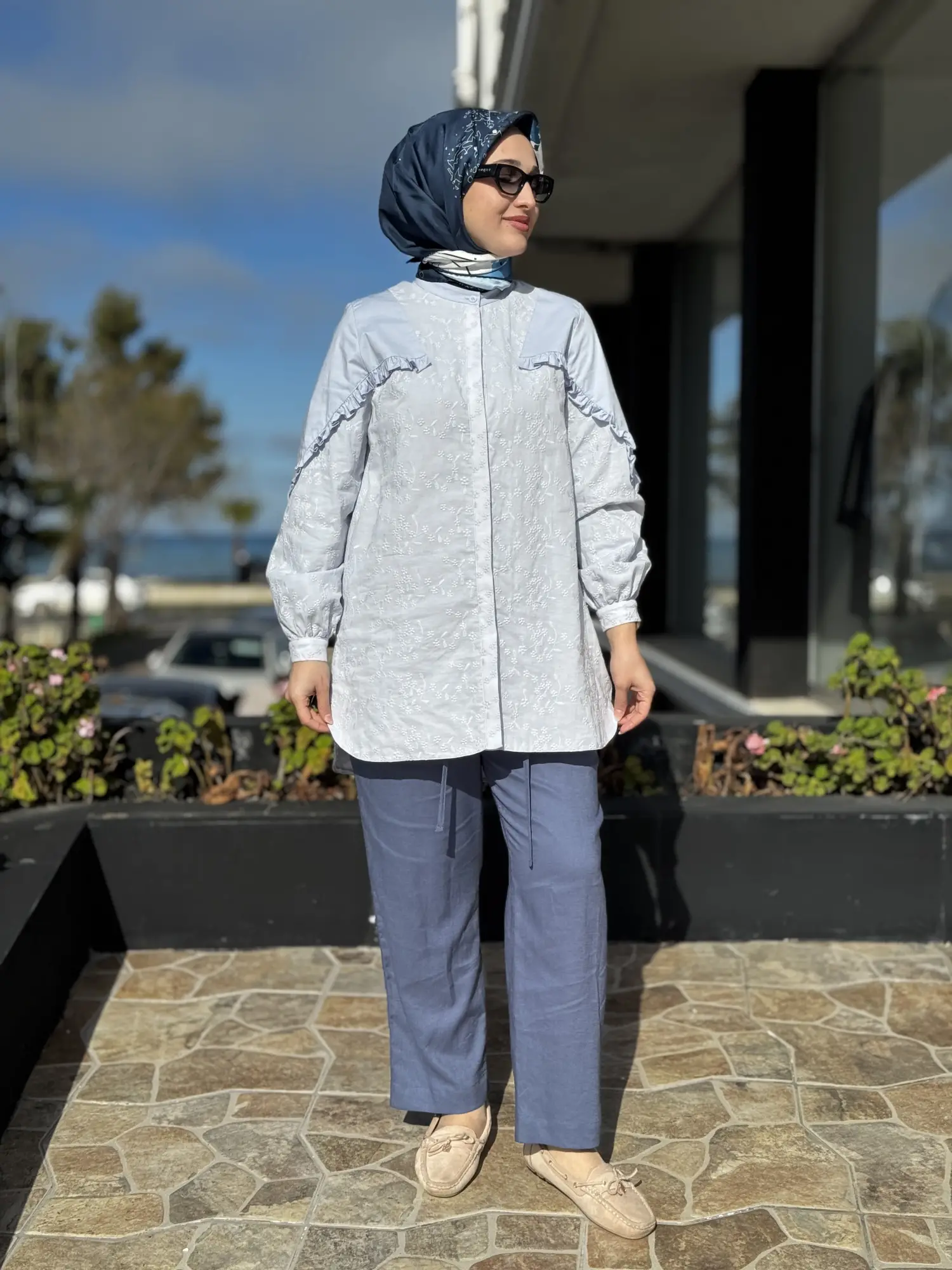 Kayra Nakışlı Kolları Fırfırlı Patlı Gömlek KA81053