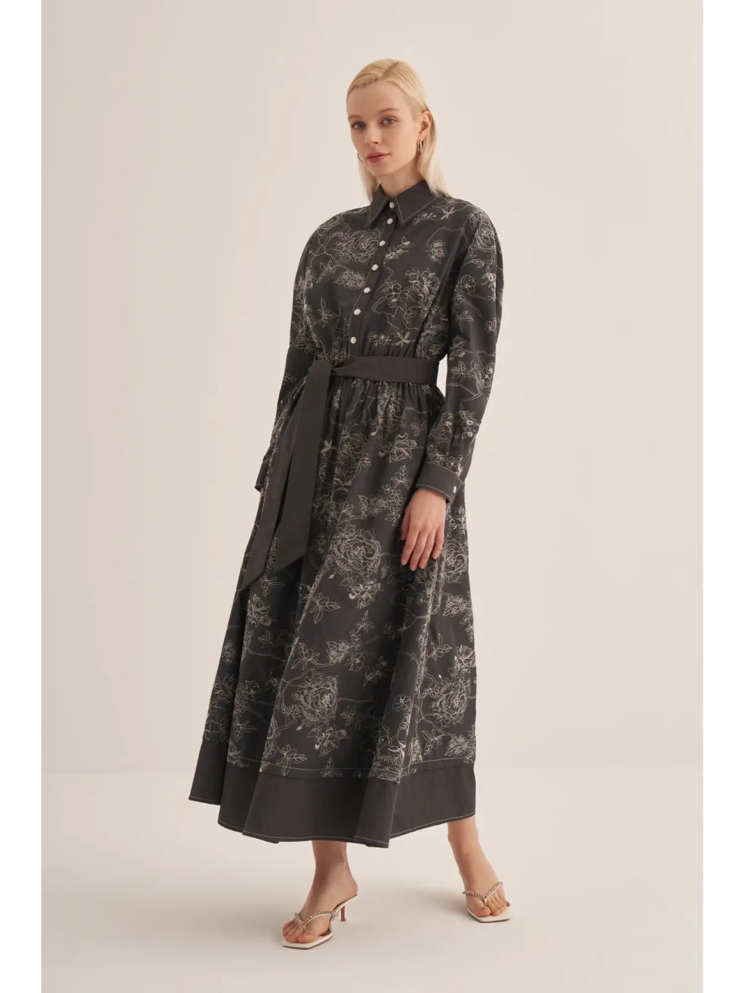 Clande Çiçek Nakış Desenli Denim Elbise