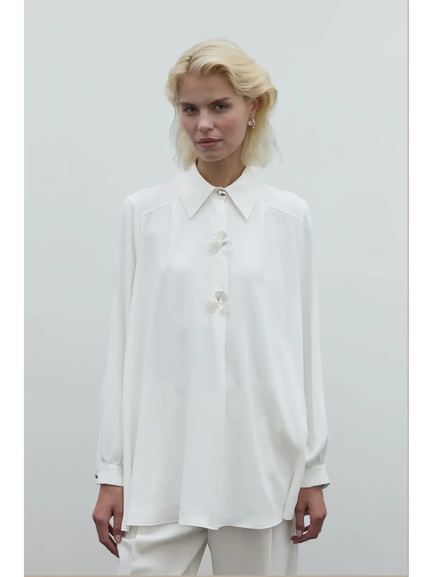 Clande Broş Detaylı Tunik