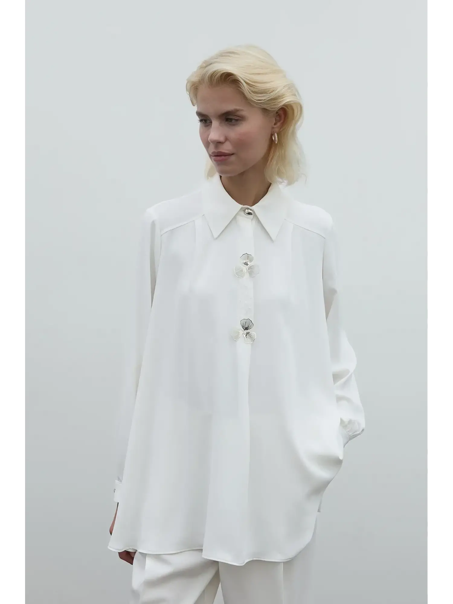 Clande Broş Detaylı Tunik