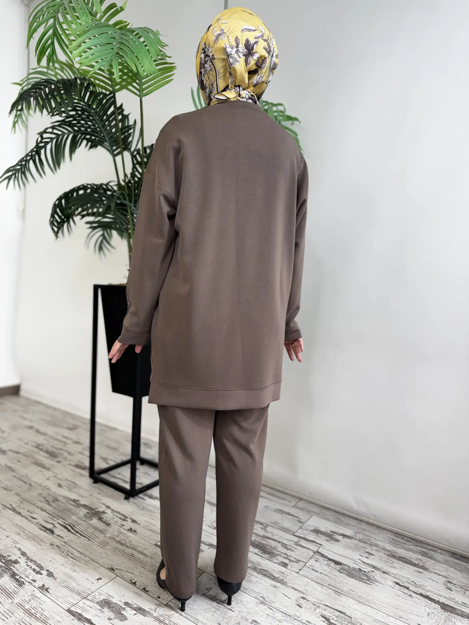 Tığ Triko Nervür ve Sıralı Taş Detaylı Tunik Pantolon Takım TKM5083