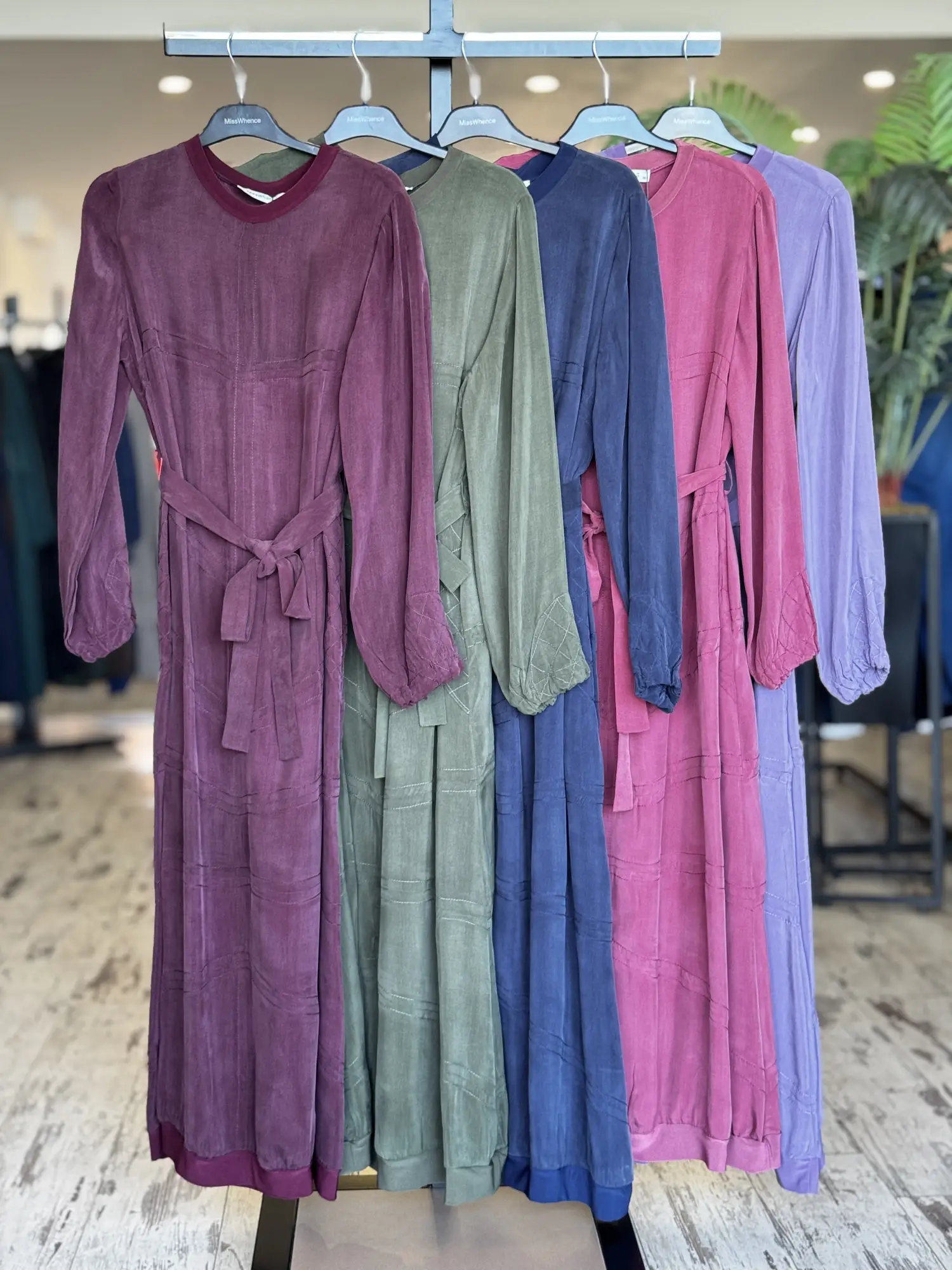 Misswhence Spor Dikiş Detaylı Cupra İpek Elbise 39800