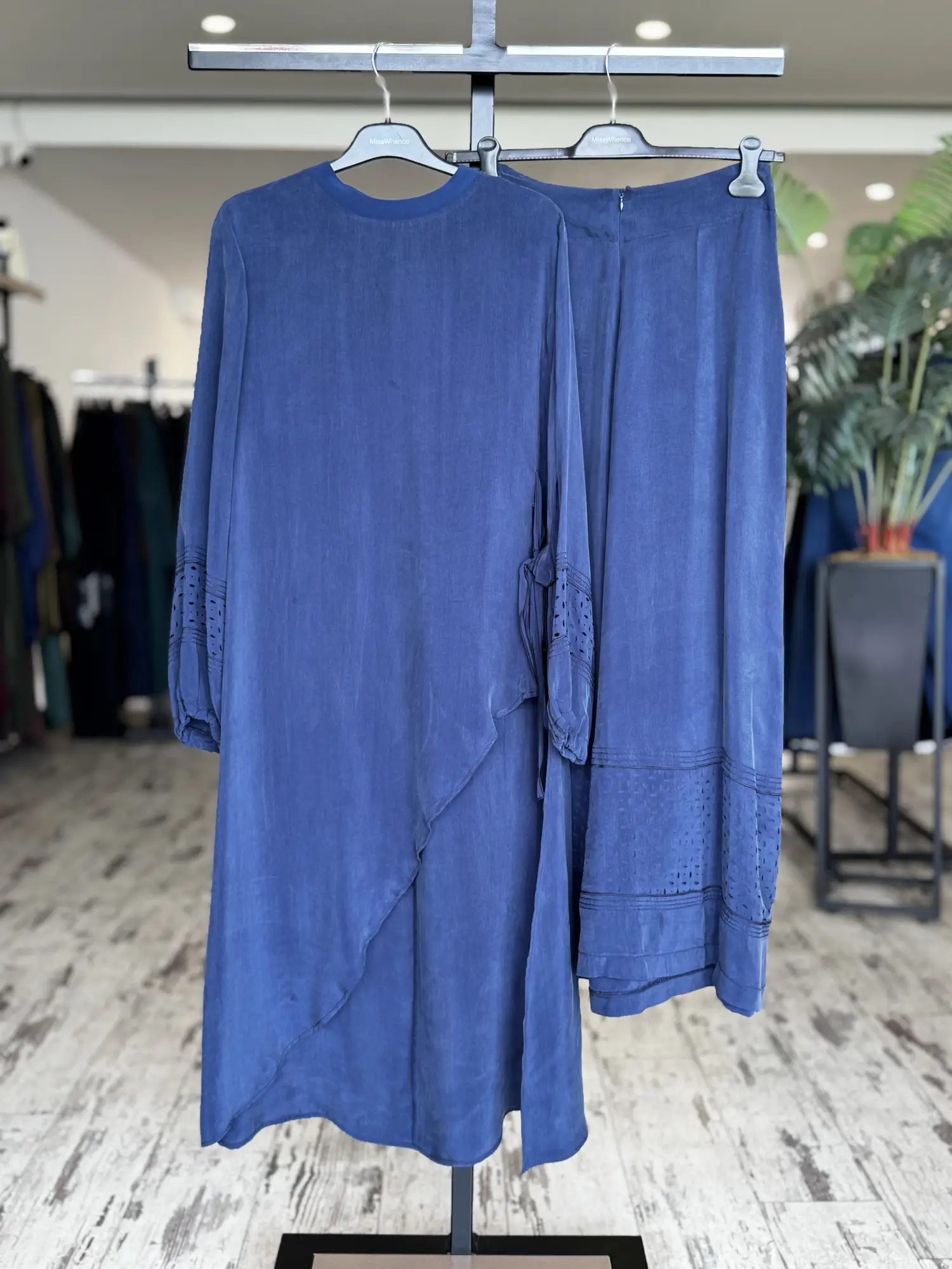 Misswhence Lazer Kesim Detaylı Asimetrik Cupra İpek Tunik Pantolon Takım 39003