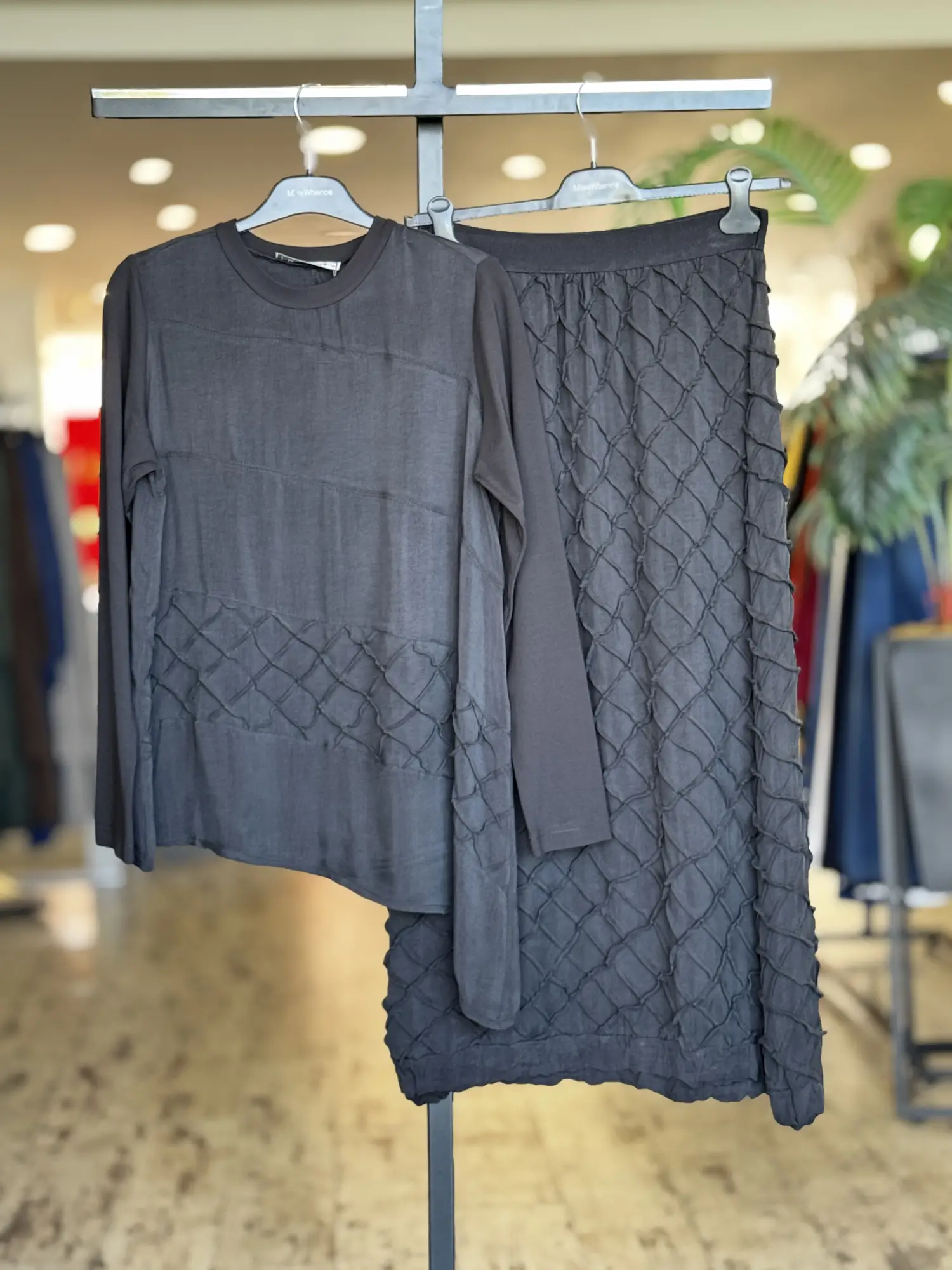 Misswhence Üç Boyutlu Dikiş Detaylı Cupra İpek Etek Bluz Takım 39002