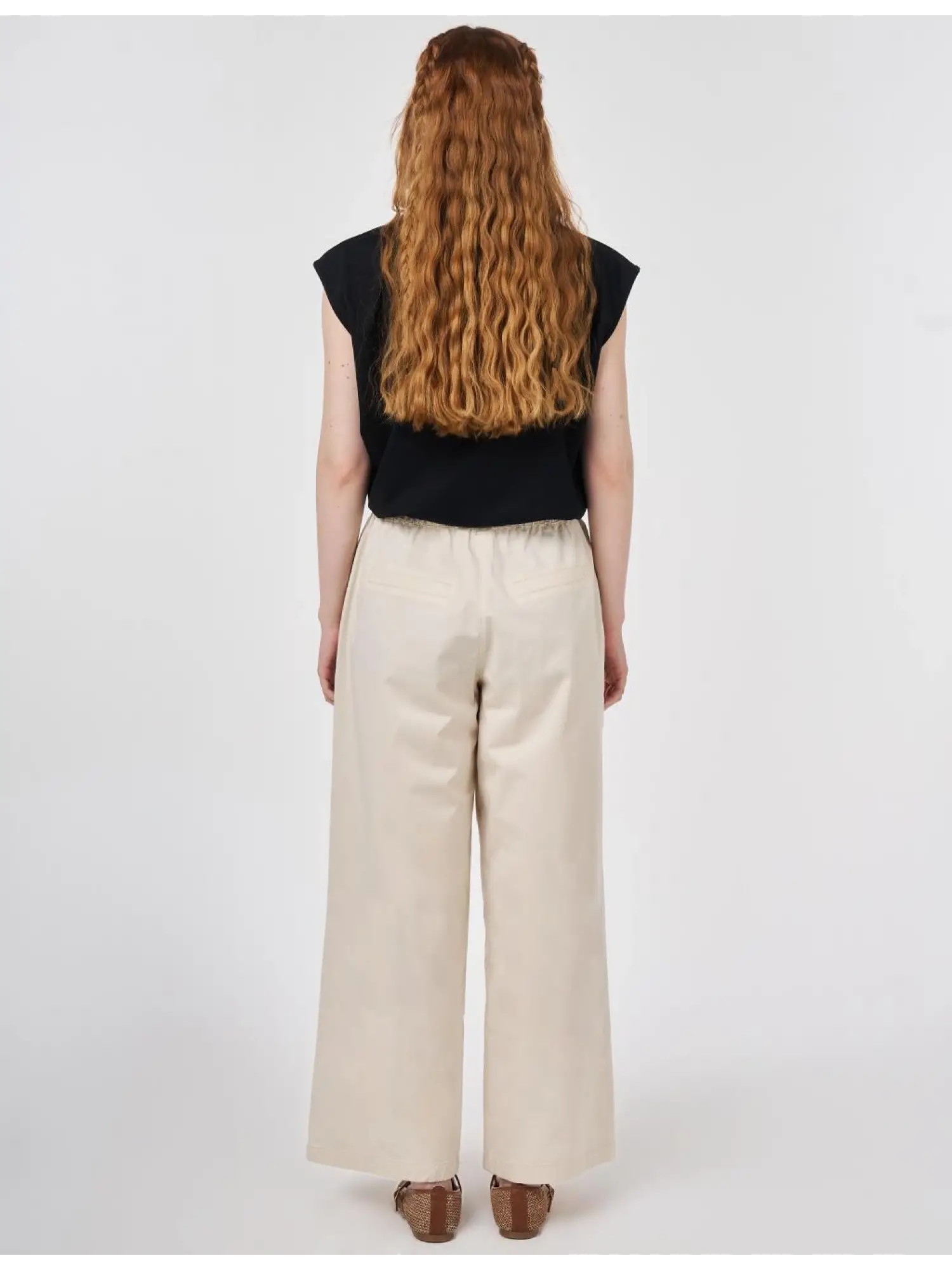 Kayra Beli Lastikli ve Bağcık Detaylı Bol Paça Pantolon KA79015