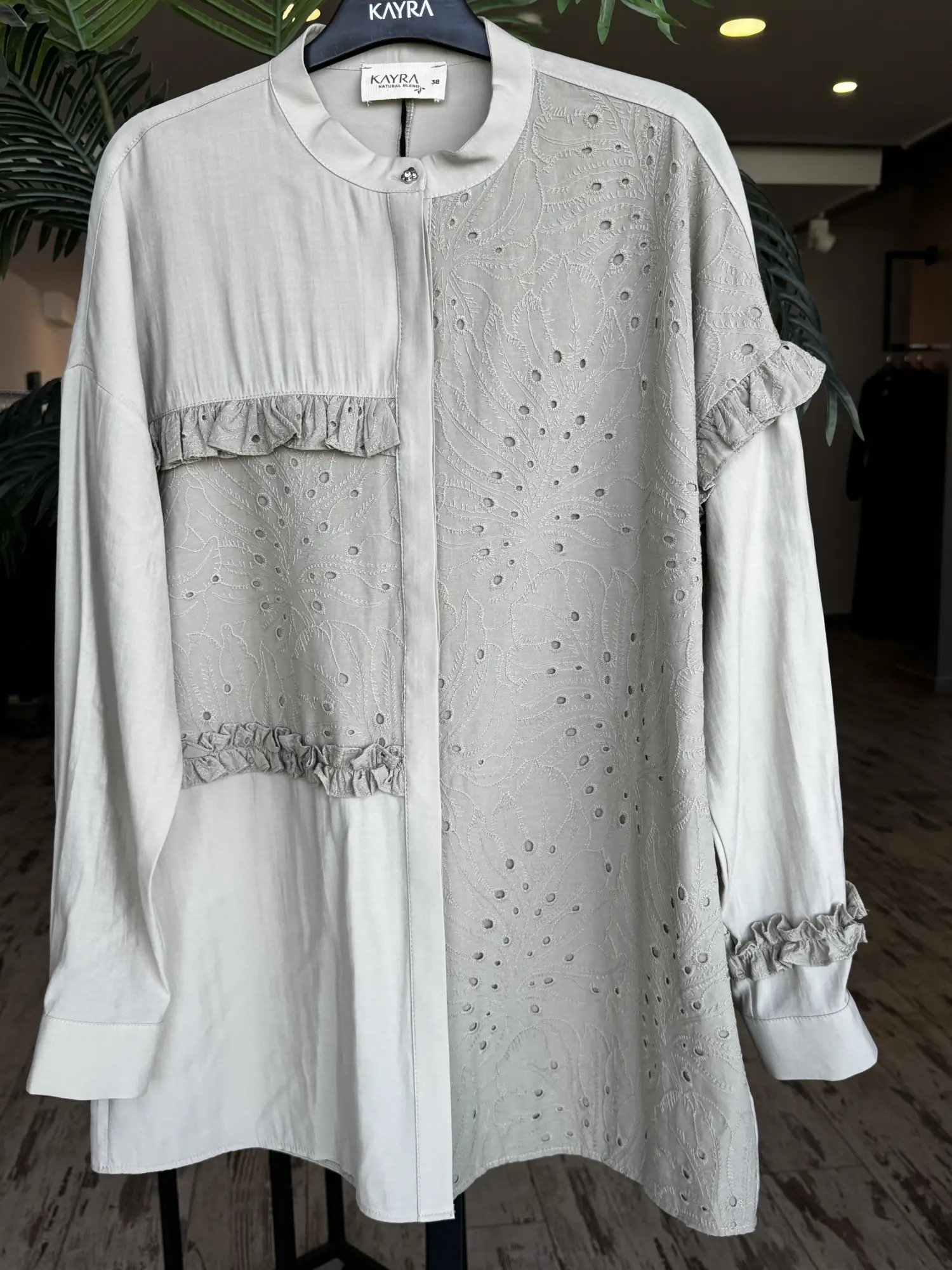 Kayra Brod ve Fırfır Detaylı Gömlek KA11041