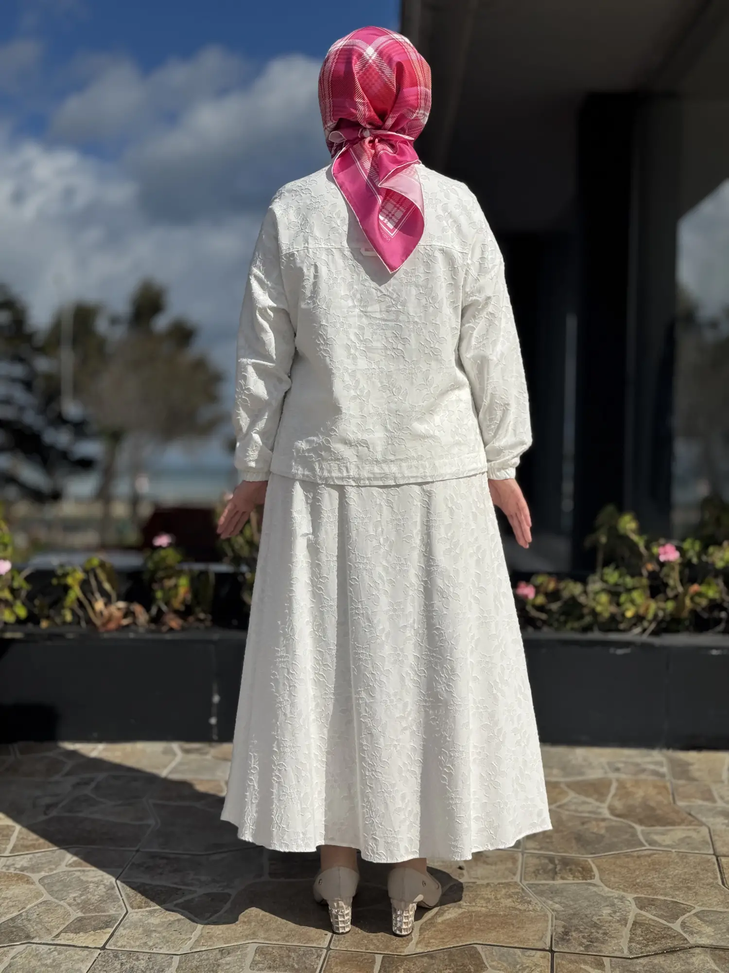 Kayra Kabartma Desenli Naturel Ceket Etek Takım KA16009
