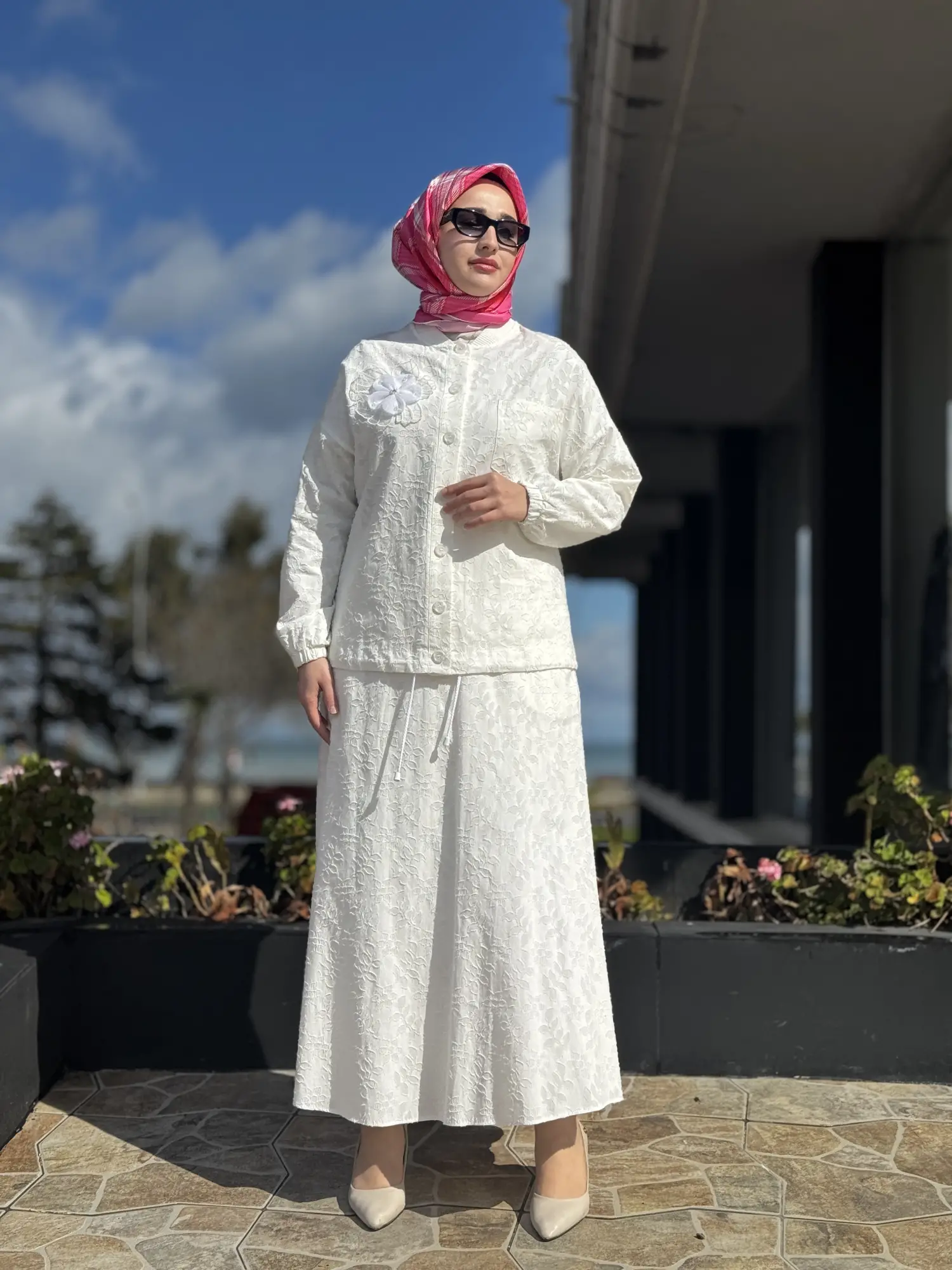 Kayra Kabartma Desenli Naturel Ceket Etek Takım KA16009