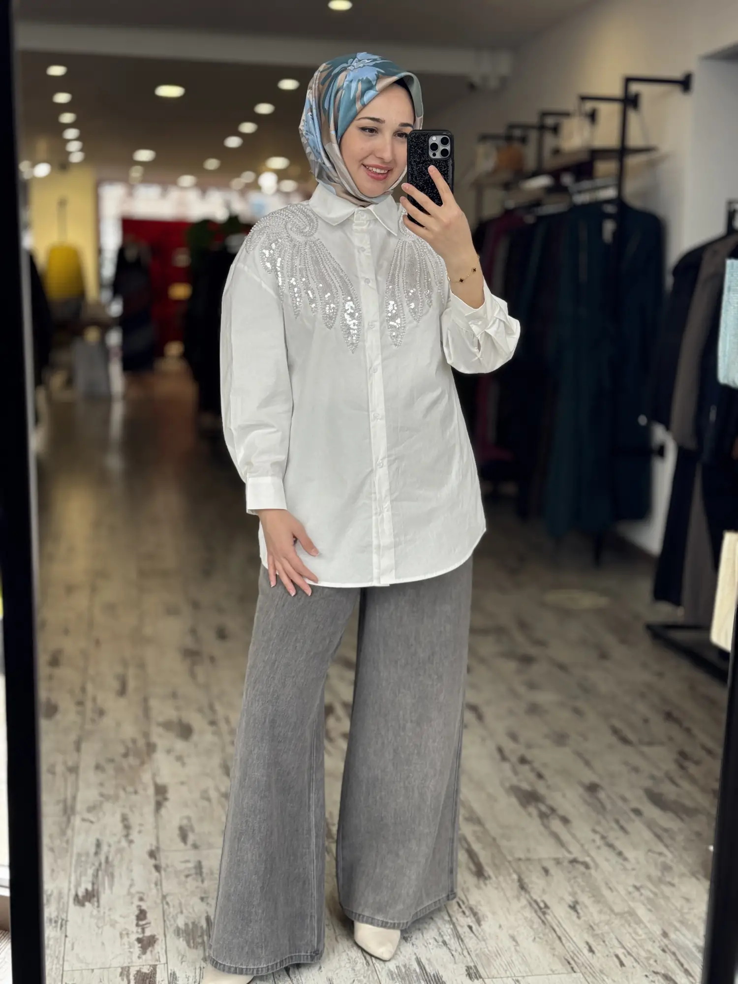 Kayra Boncuk ve Payet Detaylı Poplin Gömlek KA21046