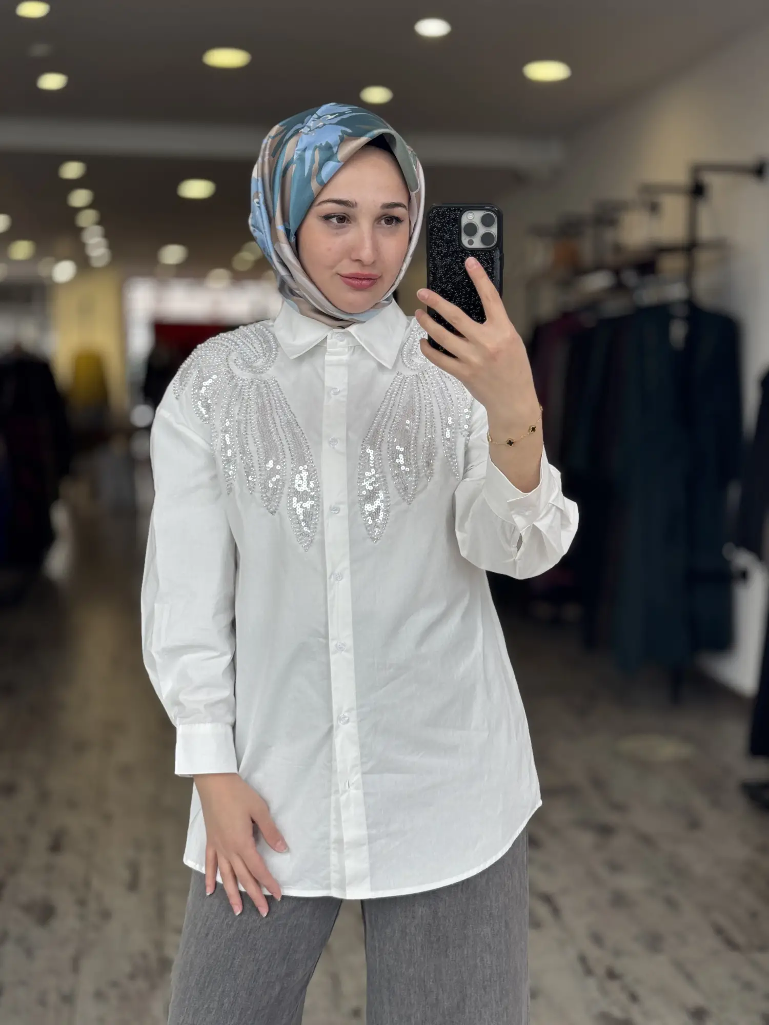 Kayra Boncuk ve Payet Detaylı Poplin Gömlek KA21046