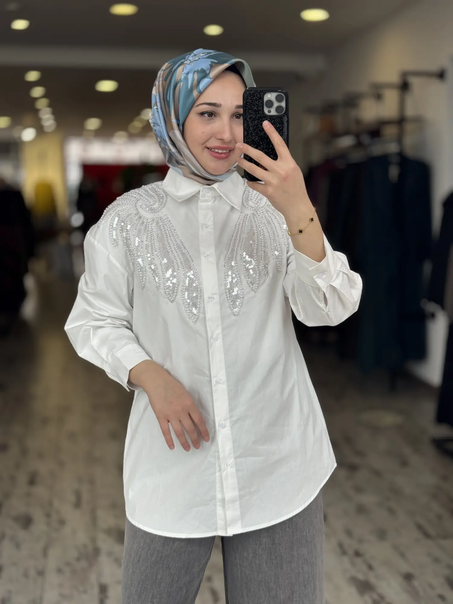 Kayra Boncuk ve Payet Detaylı Poplin Gömlek KA21046