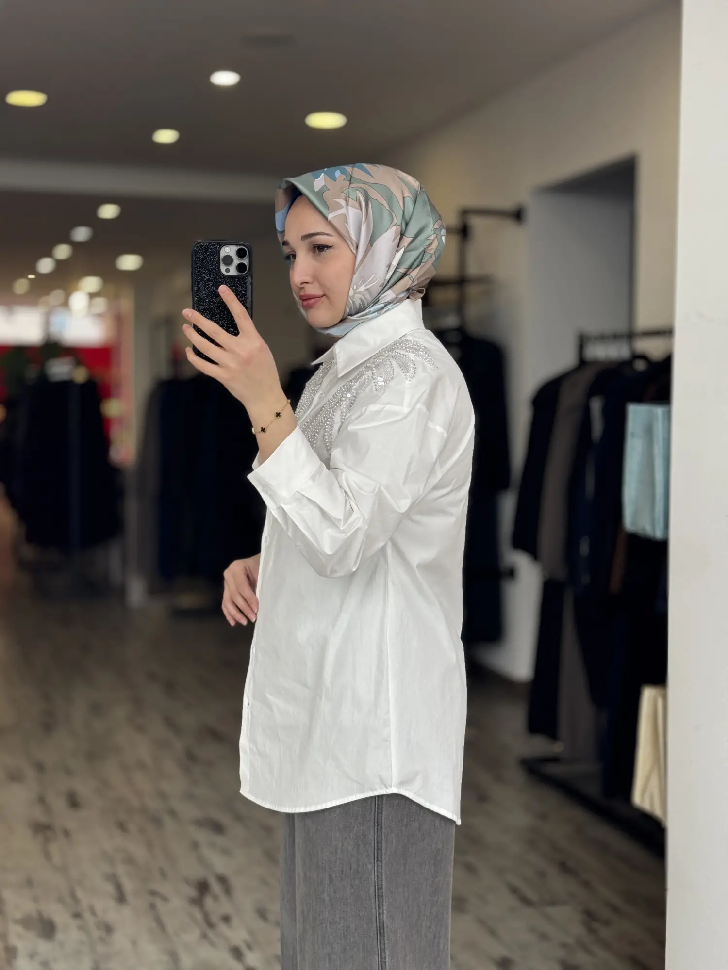 Kayra Boncuk ve Payet Detaylı Poplin Gömlek KA21046