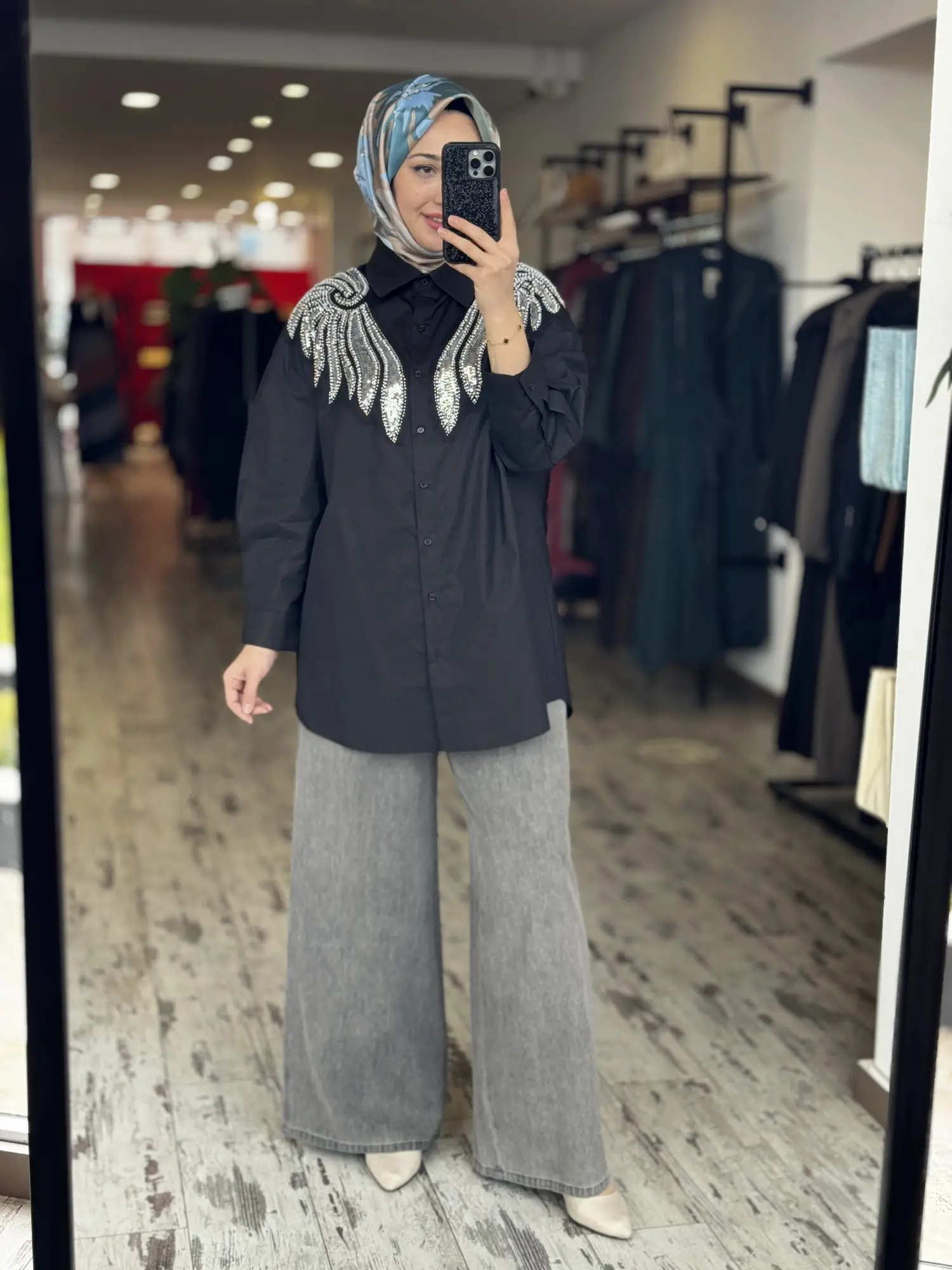 Kayra Boncuk ve Payet Detaylı Poplin Gömlek KA21046