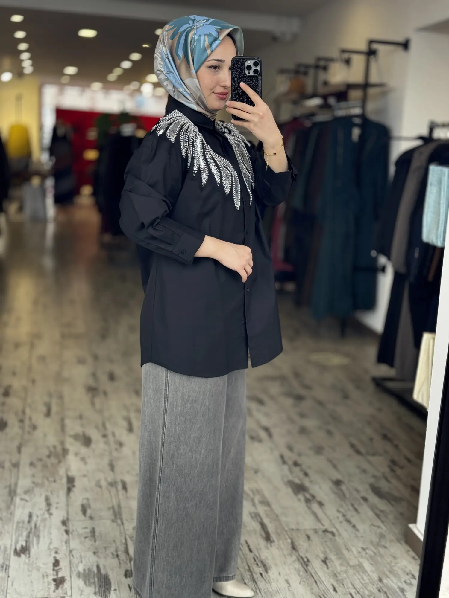 Kayra Boncuk ve Payet Detaylı Poplin Gömlek KA21046