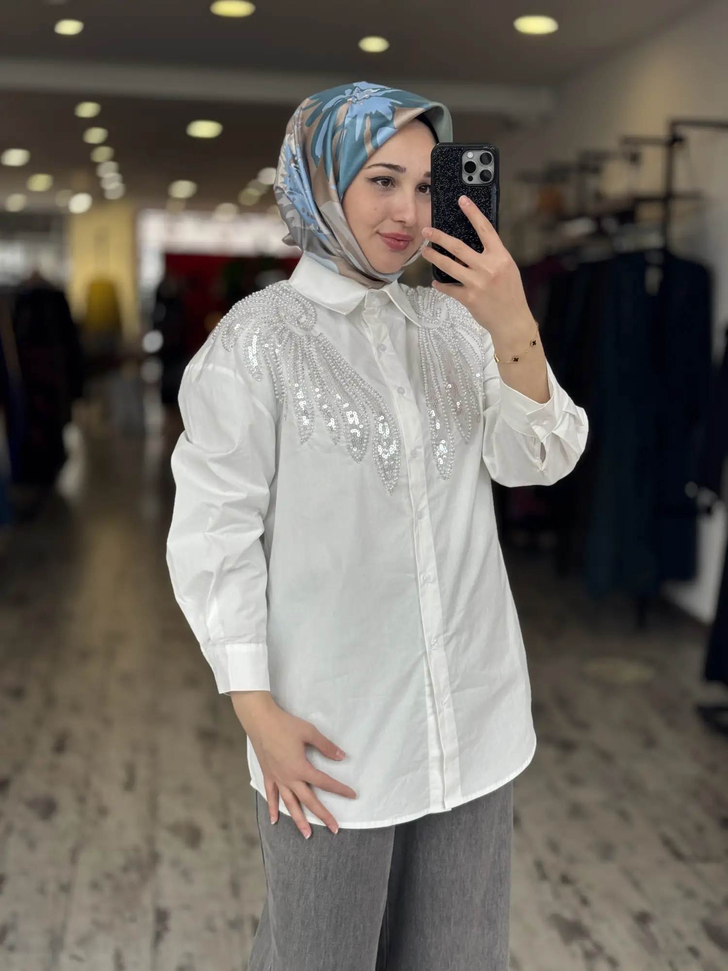 Kayra Boncuk ve Payet Detaylı Poplin Gömlek KA21046