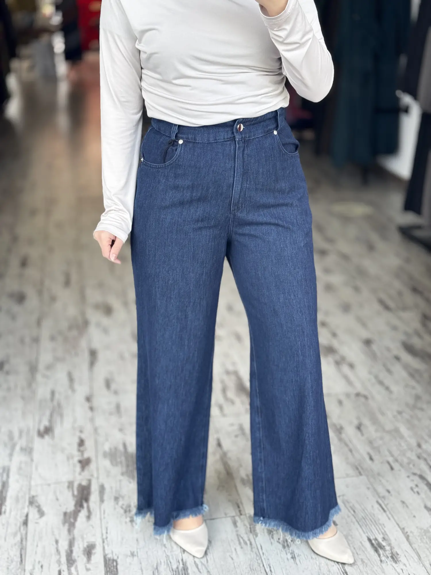 Kayra Paçası Püskül Detaylı Kot Pantolon KA19007