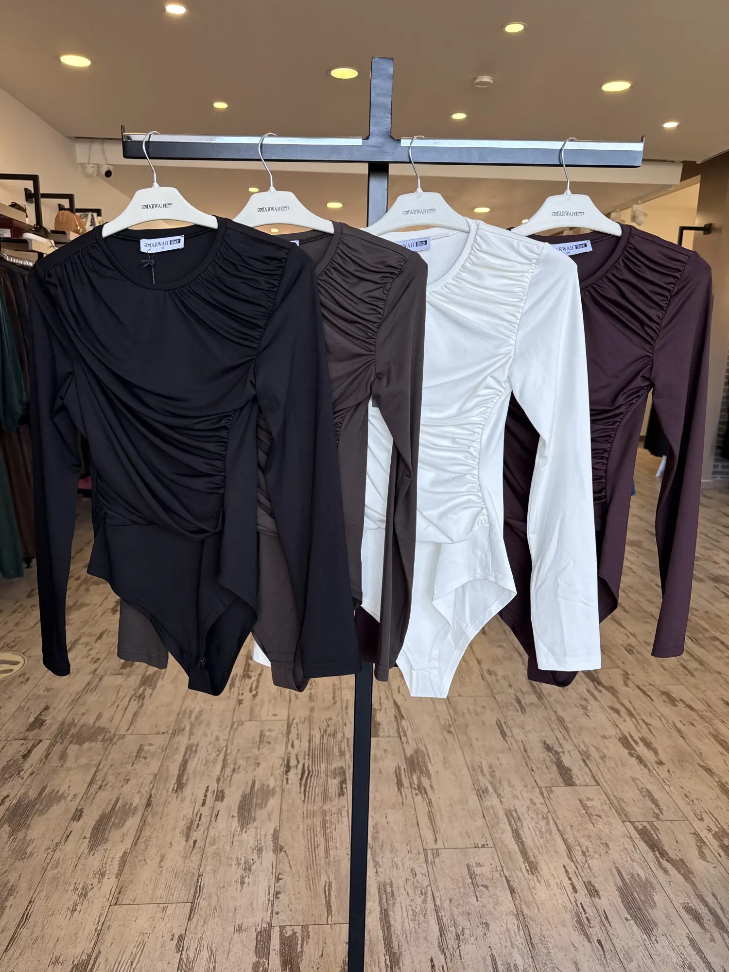 Almarwah Önü Drapeli Çıtçıtlı İç Bluz 102249