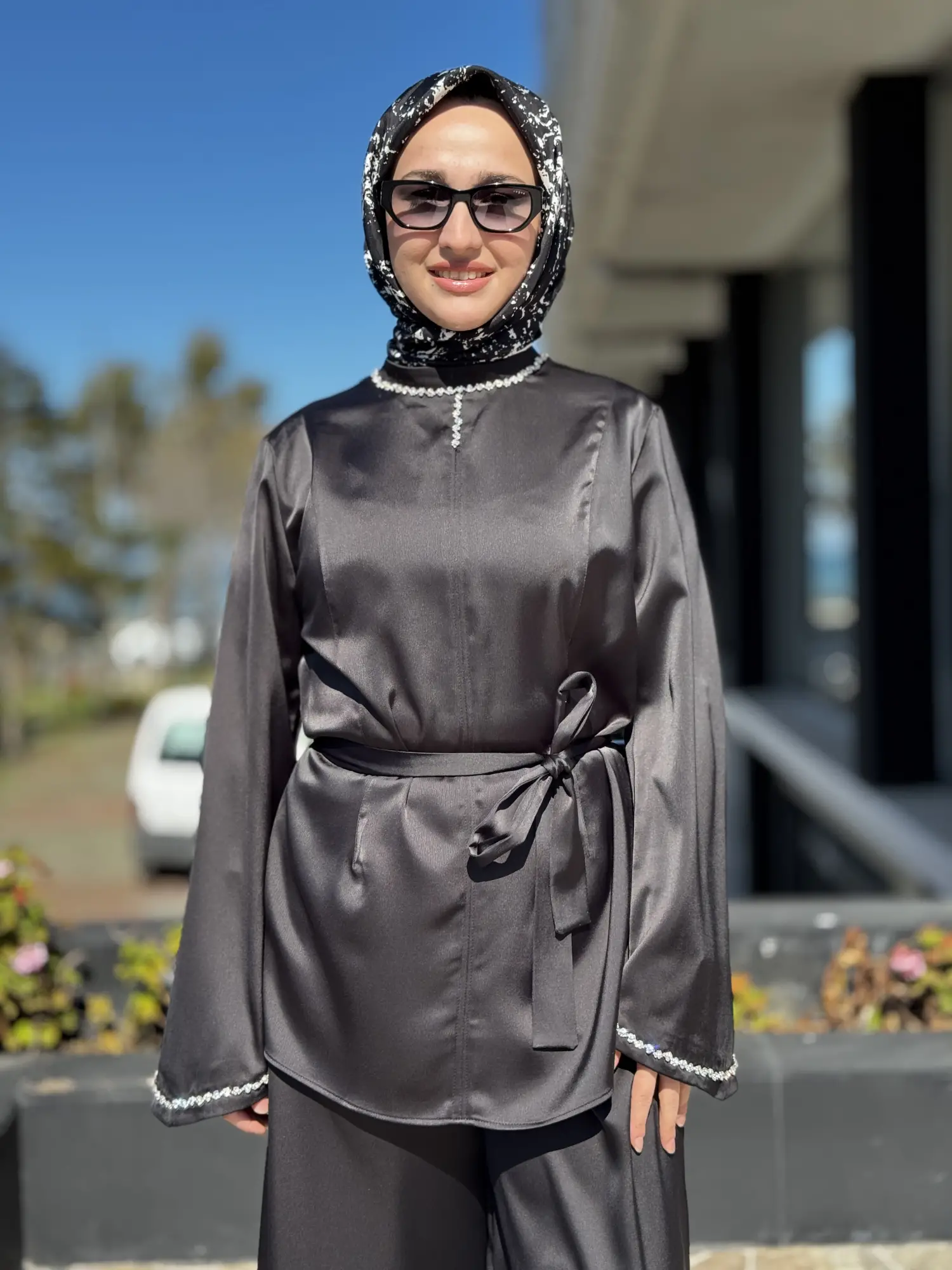 Almarwah Yakası ve Kolları Kristal Taş Detaylı Şık Tunik Pantolon Takım 903000