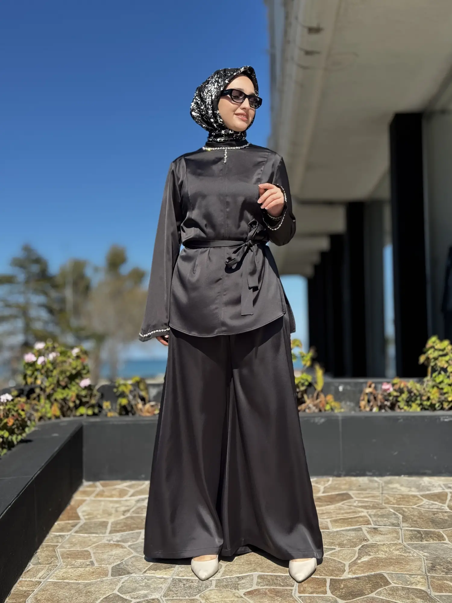 Almarwah Yakası ve Kolları Kristal Taş Detaylı Şık Tunik Pantolon Takım 903000