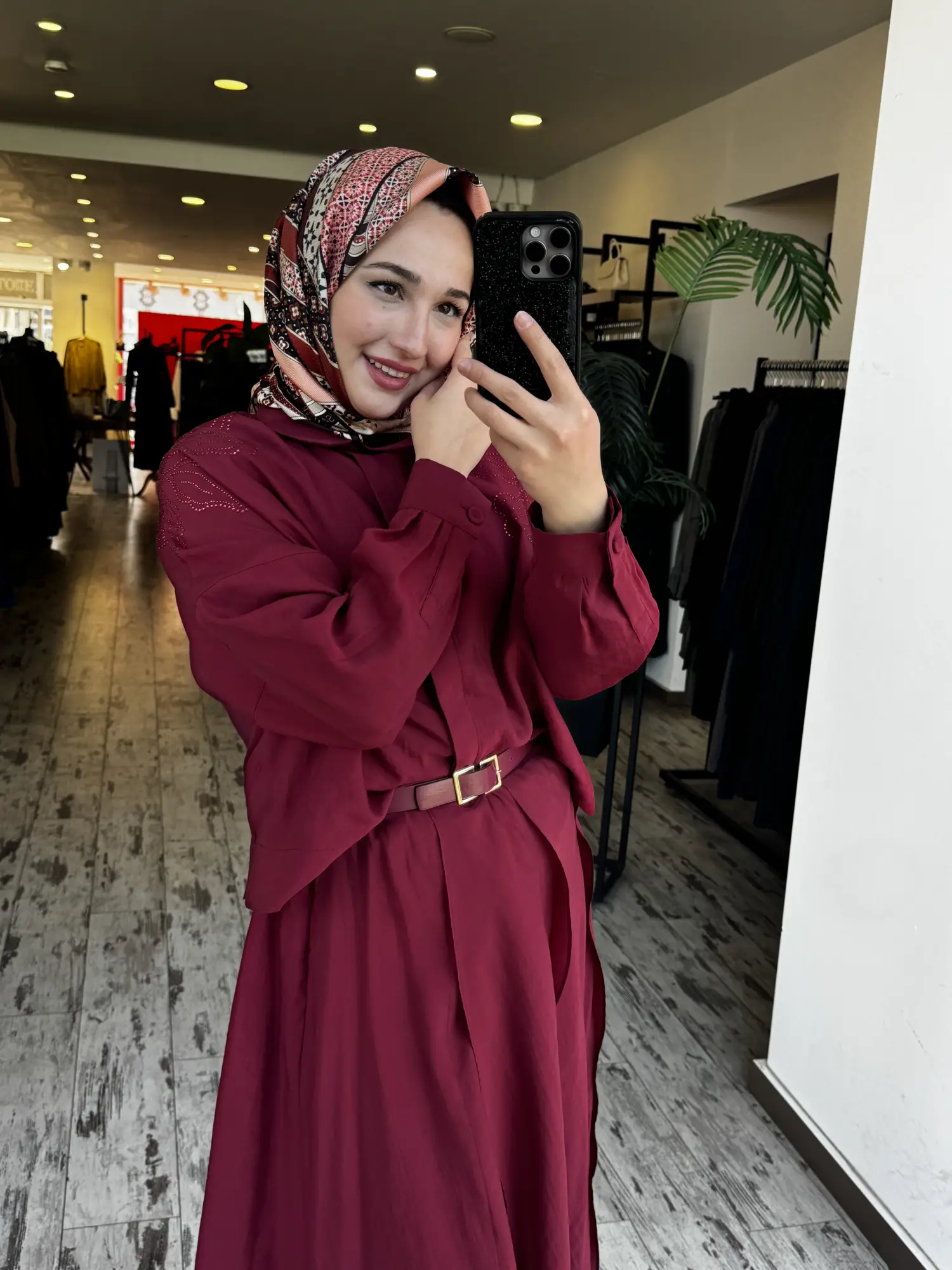 Qupra Omuzu Taşlı Parça Deteyalı Gömlek Etek Takım WAD1270